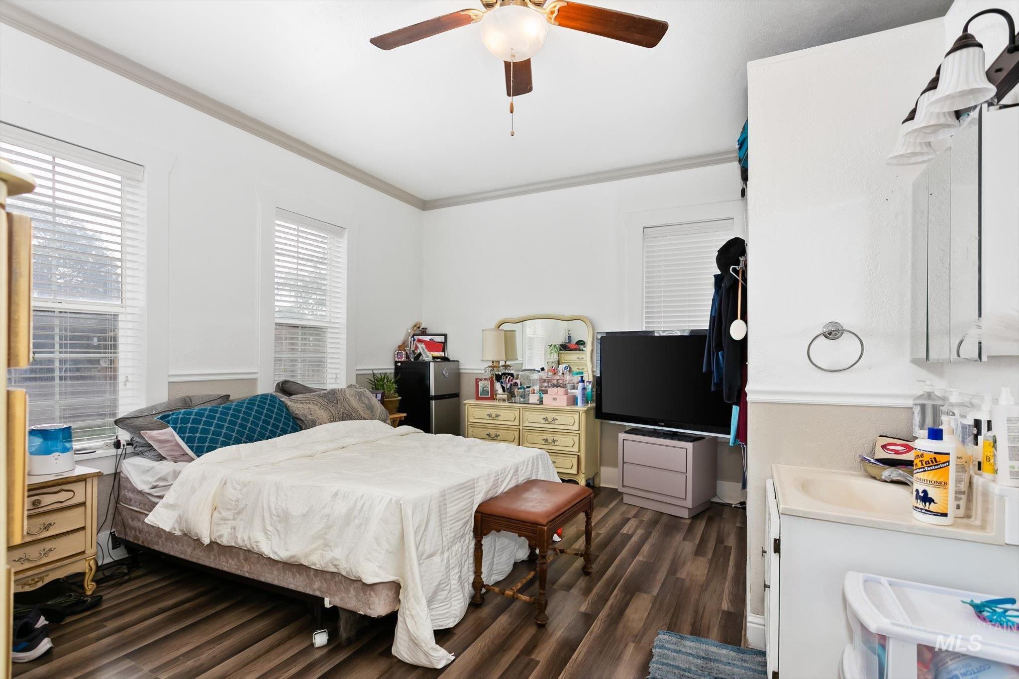 219 24th Ave S., Nampa, Idaho 83651, 4 Bedrooms, 2.5 Bathrooms, Residential Income For Sale, Price $575,000, 98979325