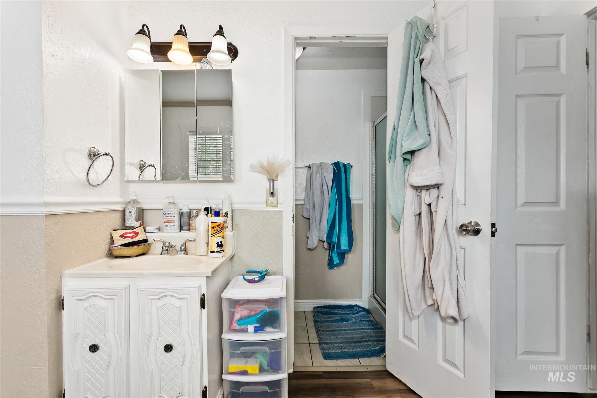 219 24th Ave S., Nampa, Idaho 83651, 4 Bedrooms, 2.5 Bathrooms, Residential Income For Sale, Price $575,000, 98979325