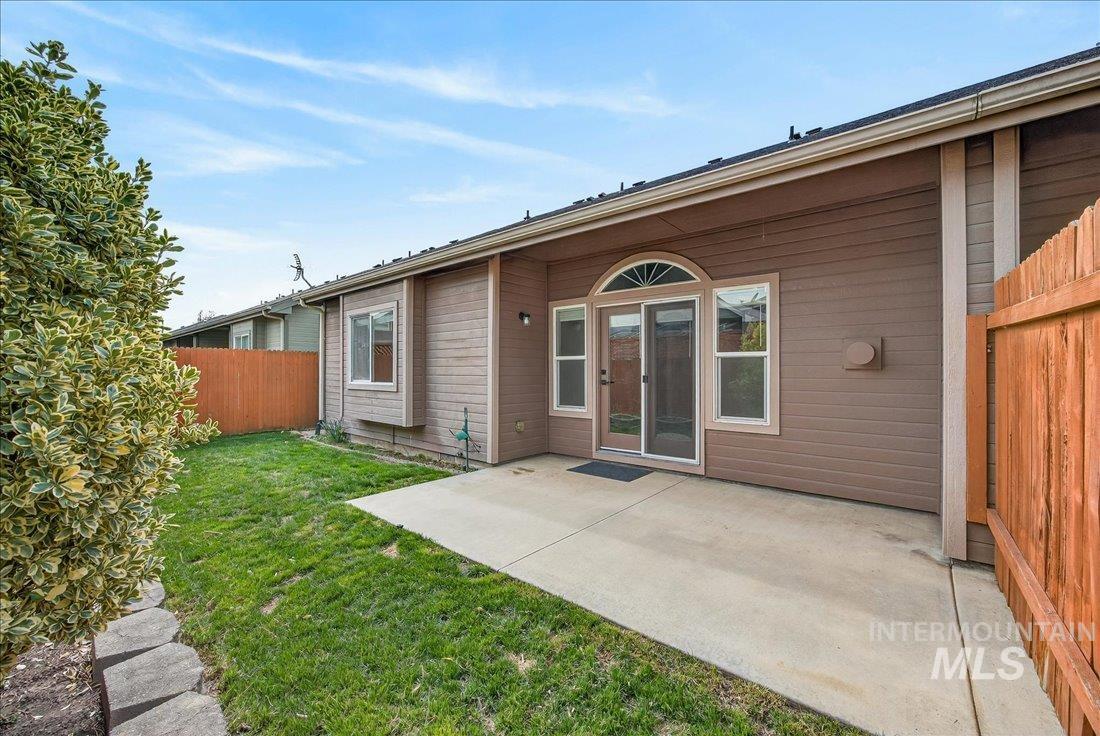 3298 N Aster Ave, Boise, Idaho 83704, 2 Bedrooms, 2 Bathrooms, Residential For Sale, Price $368,900,MLS 98979327