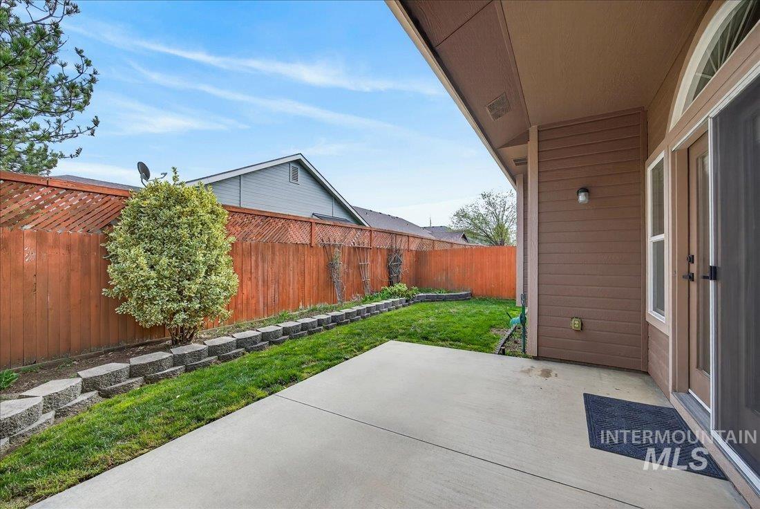 3298 N Aster Ave, Boise, Idaho 83704, 2 Bedrooms, 2 Bathrooms, Residential For Sale, Price $368,900,MLS 98979327