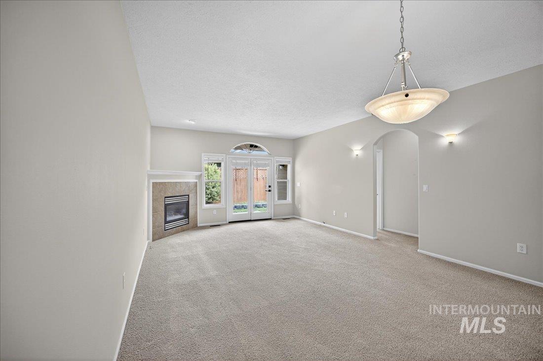 3298 N Aster Ave, Boise, Idaho 83704, 2 Bedrooms, 2 Bathrooms, Residential For Sale, Price $368,900,MLS 98979327