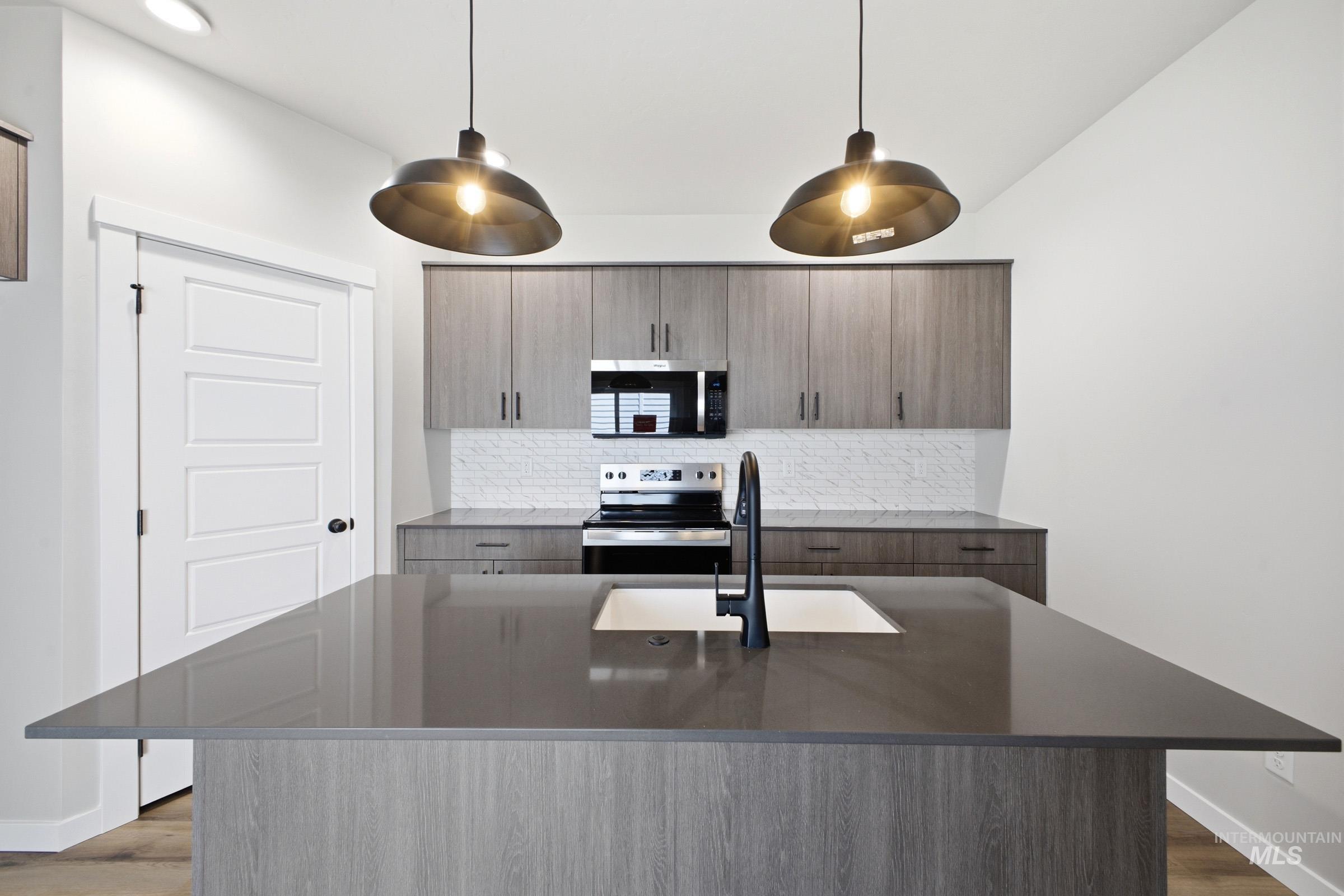 6768 W Redwood Creek Dr, Meridian, Idaho 83646, 3 Bedrooms, 2.5 Bathrooms, Residential For Sale, Price $439,990,MLS 98979334