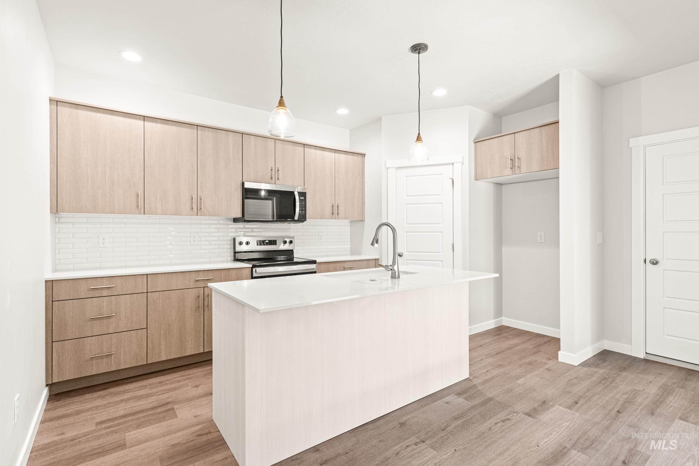 6741 W Fairy Falls Dr, Meridian, Idaho 83646, 3 Bedrooms, 2.5 Bathrooms, Residential For Sale, Price $441,990,MLS 98979335