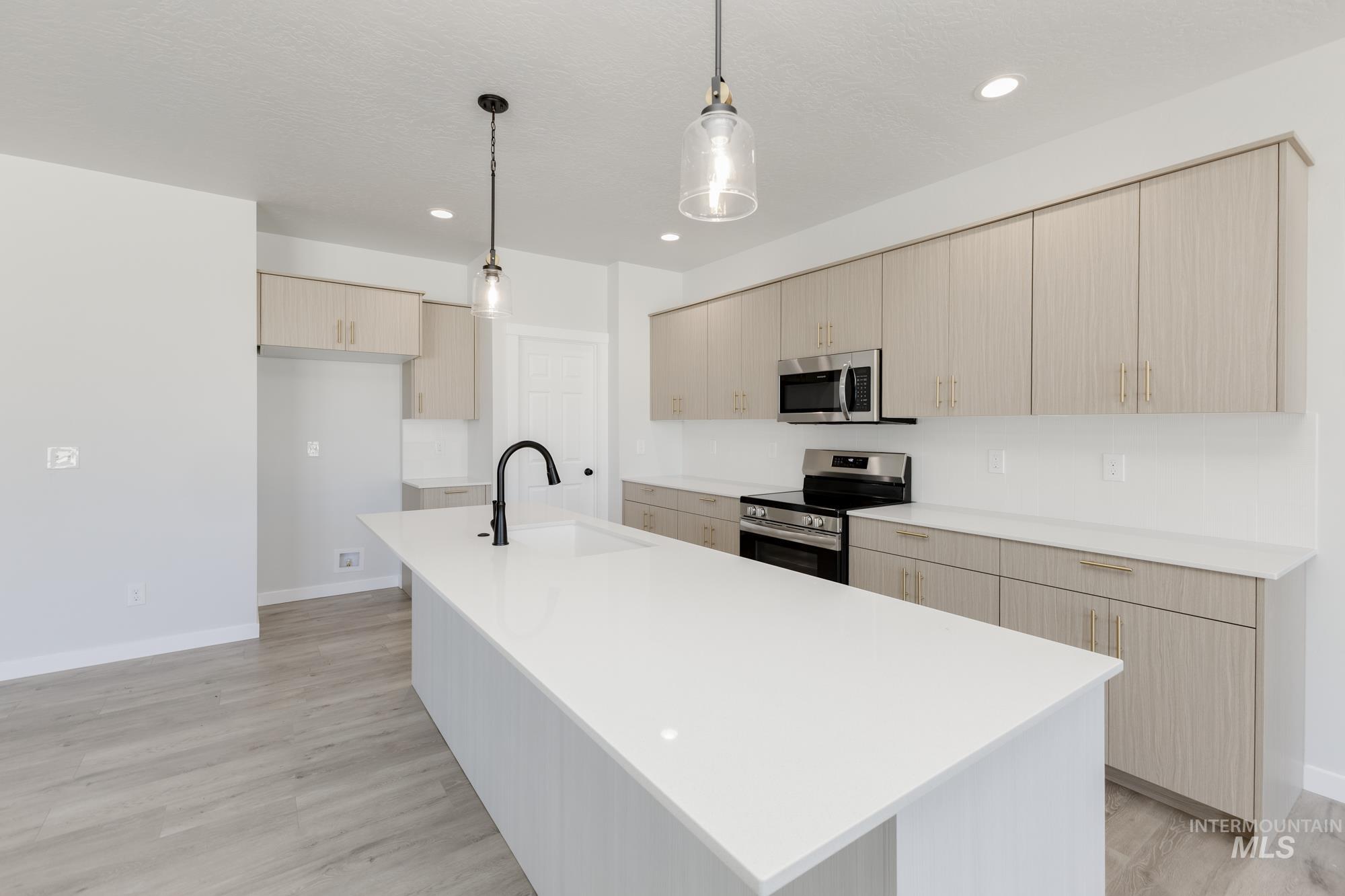 7059 E Amber Springs St, Nampa, Idaho 83687, 4 Bedrooms, 2 Bathrooms, Residential For Sale, Price $569,990,MLS 98979340