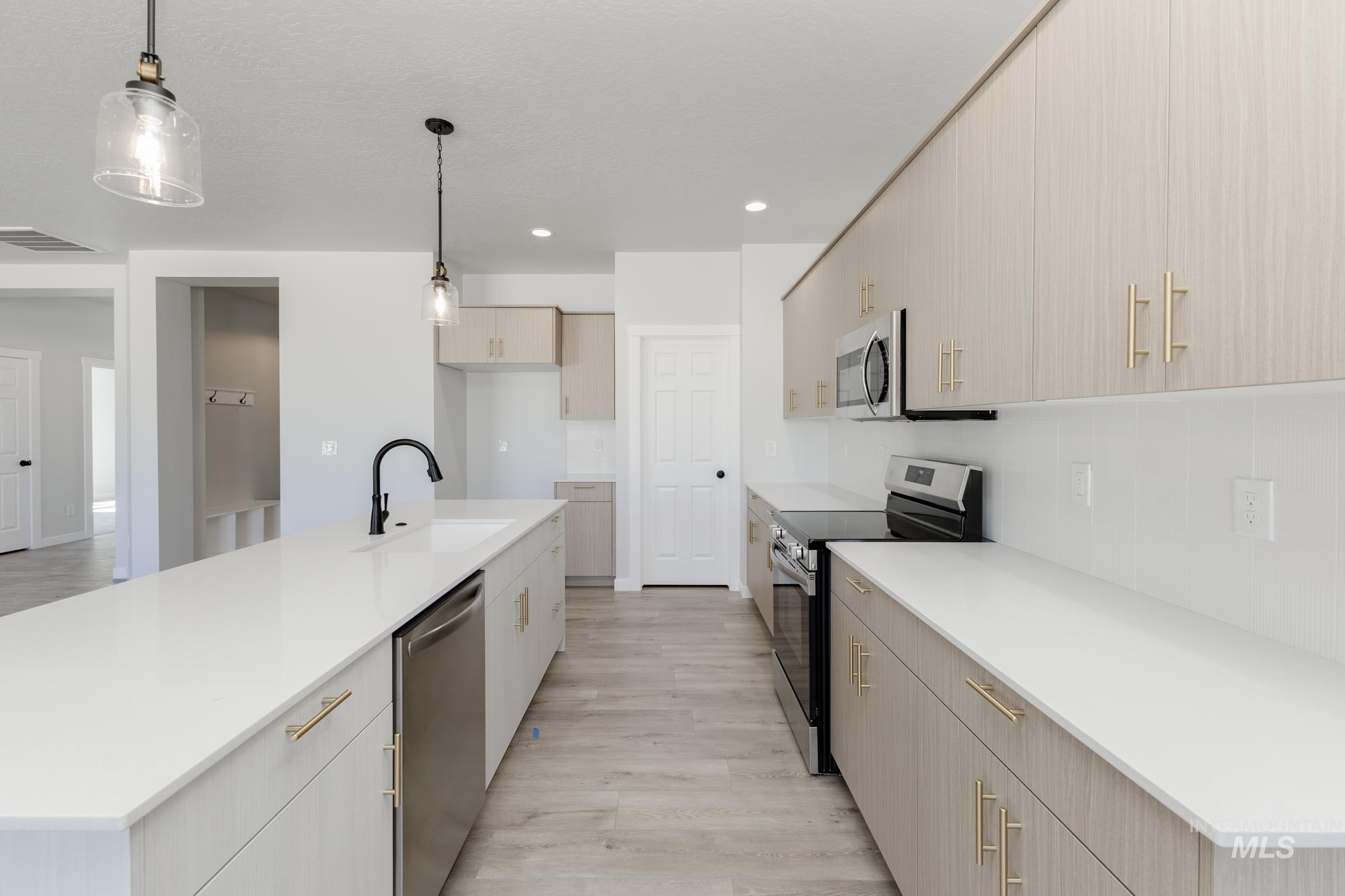 7059 E Amber Springs St, Nampa, Idaho 83687, 4 Bedrooms, 2 Bathrooms, Residential For Sale, Price $569,990,MLS 98979340