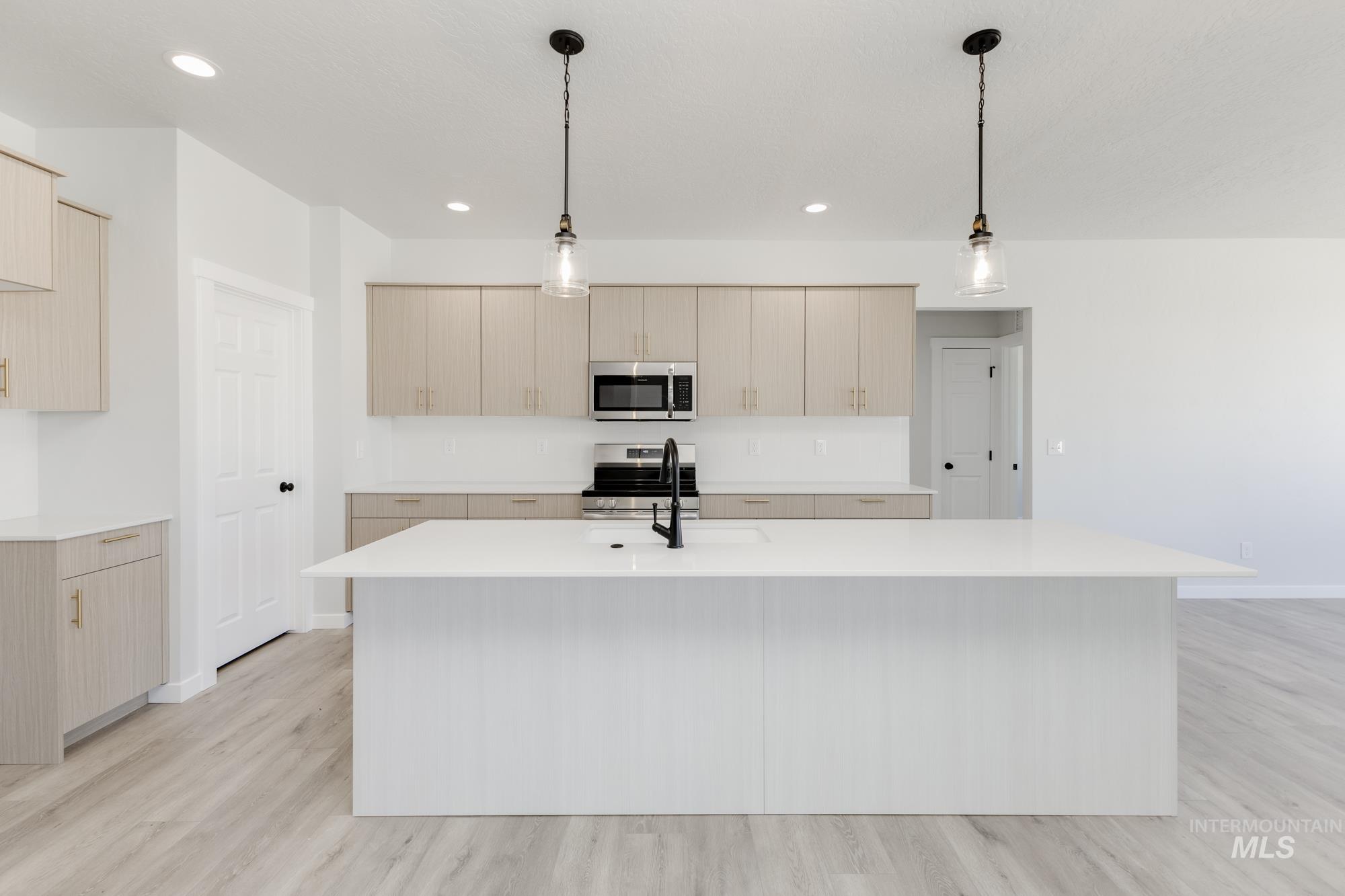7059 E Amber Springs St, Nampa, Idaho 83687, 4 Bedrooms, 2 Bathrooms, Residential For Sale, Price $569,990,MLS 98979340