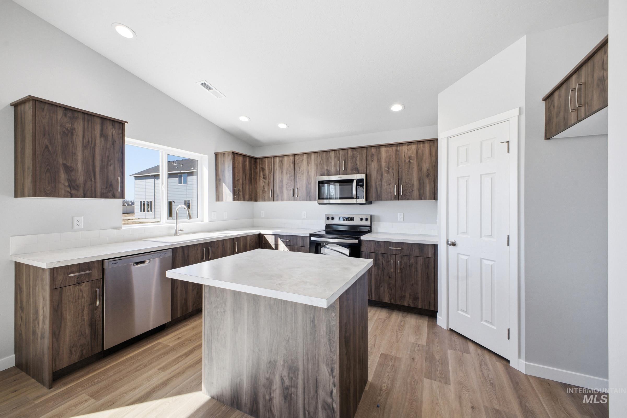7047 E Amber Springs St, Nampa, Idaho 83687, 4 Bedrooms, 2 Bathrooms, Residential For Sale, Price $449,990,MLS 98979341