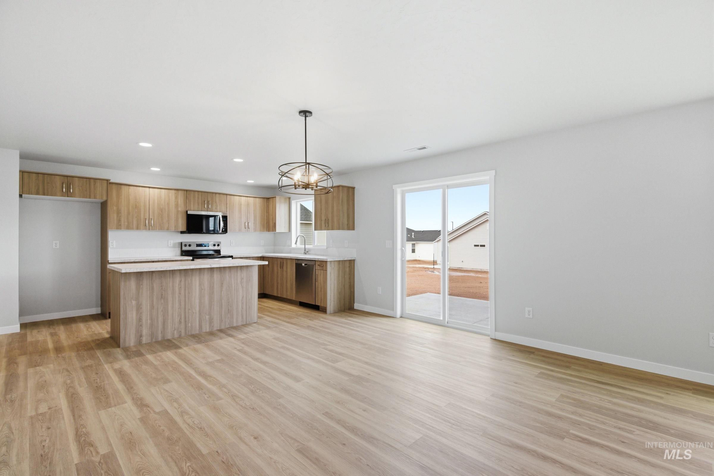 2940 W Taiban Creek Dr, Kuna, Idaho 83634, 5 Bedrooms, 3 Bathrooms, Residential For Sale, Price $529,990,MLS 98979345
