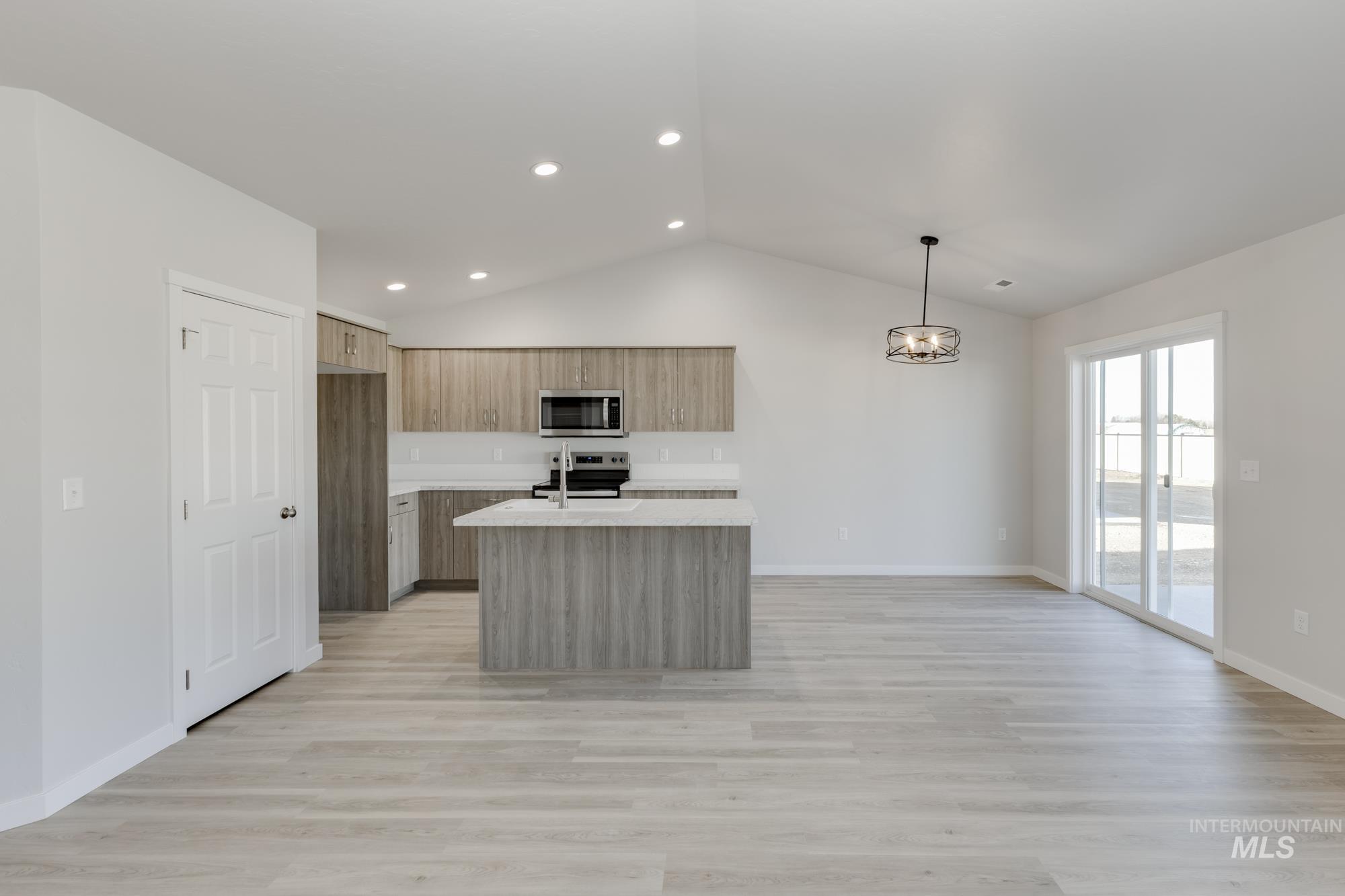 2931 W Animas Creek Dr, Kuna, Idaho 83634, 3 Bedrooms, 2 Bathrooms, Residential For Sale, Price $394,990,MLS 98979351