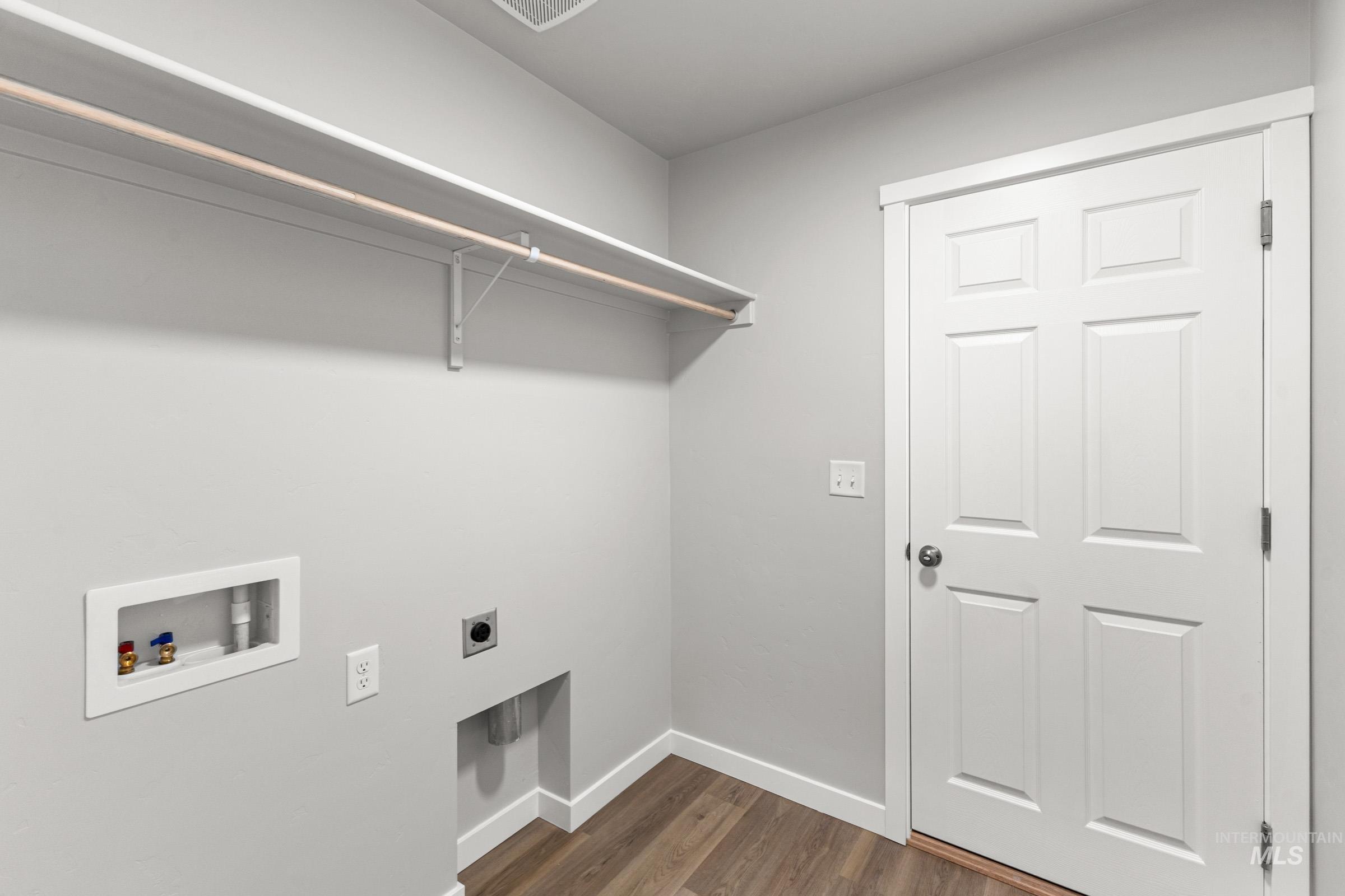 2909 W Animas Creek Dr, Kuna, Idaho 83634, 3 Bedrooms, 2 Bathrooms, Residential For Sale, Price $399,990,MLS 98979353