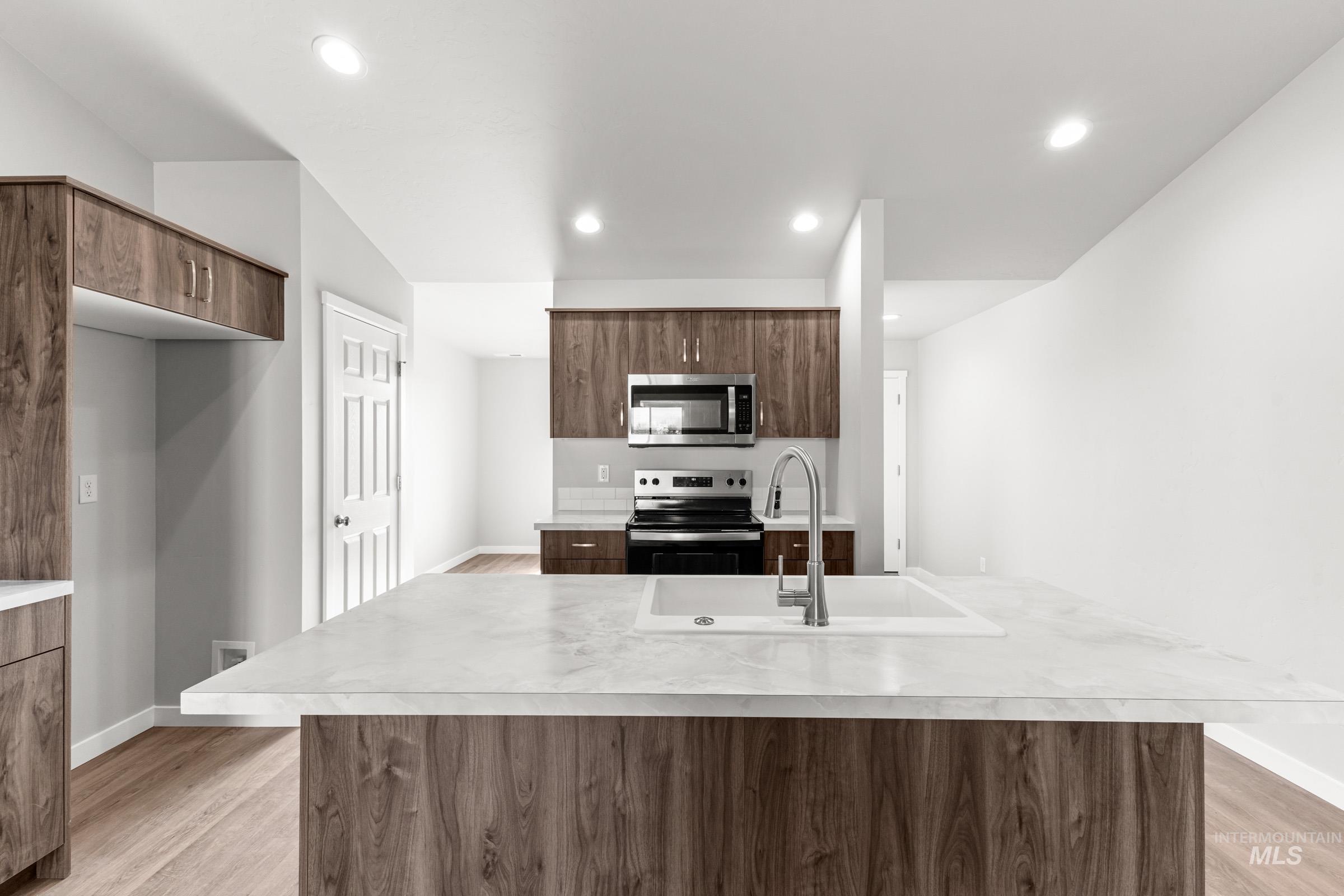 2909 W Animas Creek Dr, Kuna, Idaho 83634, 3 Bedrooms, 2 Bathrooms, Residential For Sale, Price $399,990,MLS 98979353