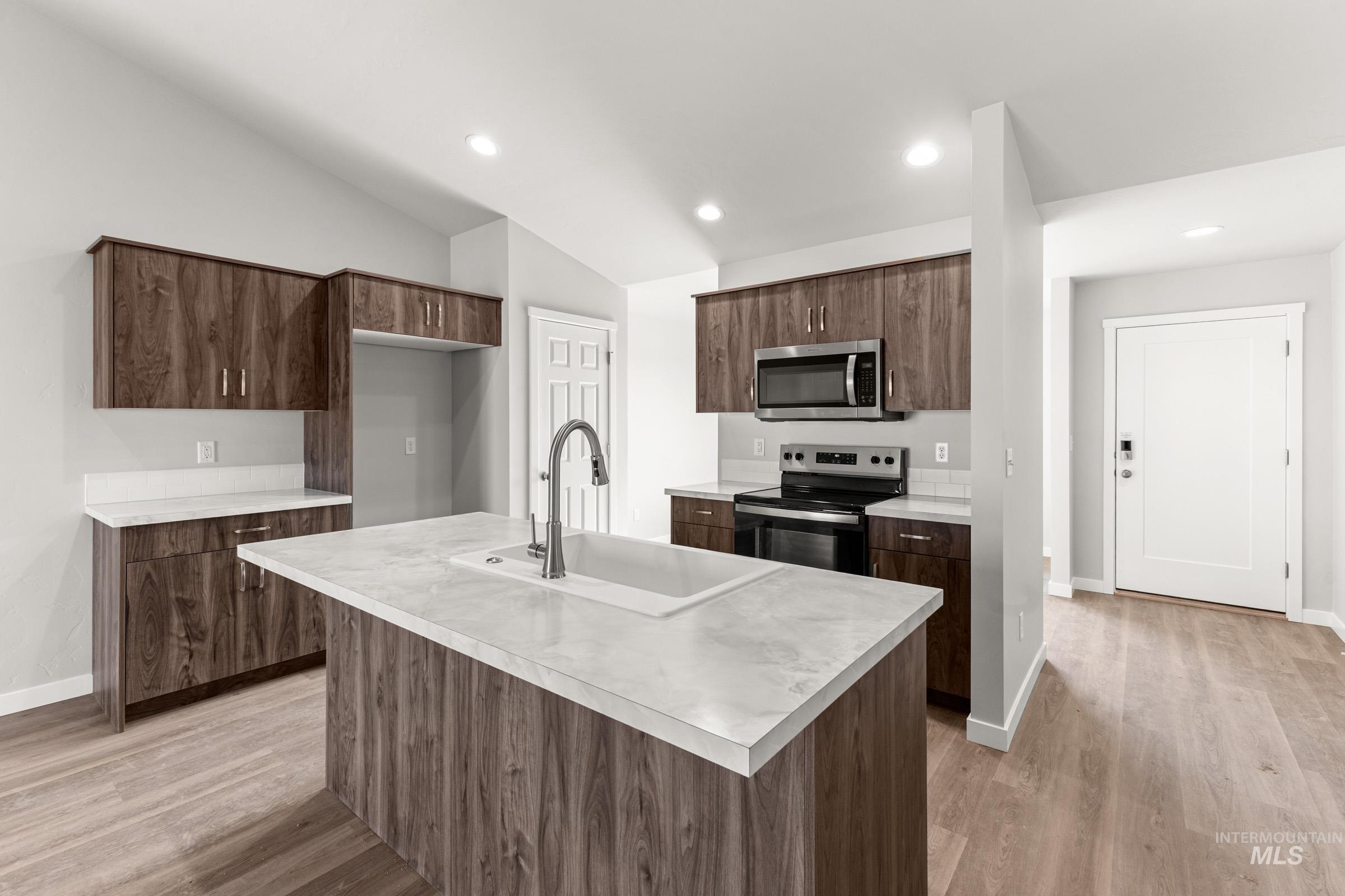 2909 W Animas Creek Dr, Kuna, Idaho 83634, 3 Bedrooms, 2 Bathrooms, Residential For Sale, Price $399,990,MLS 98979353