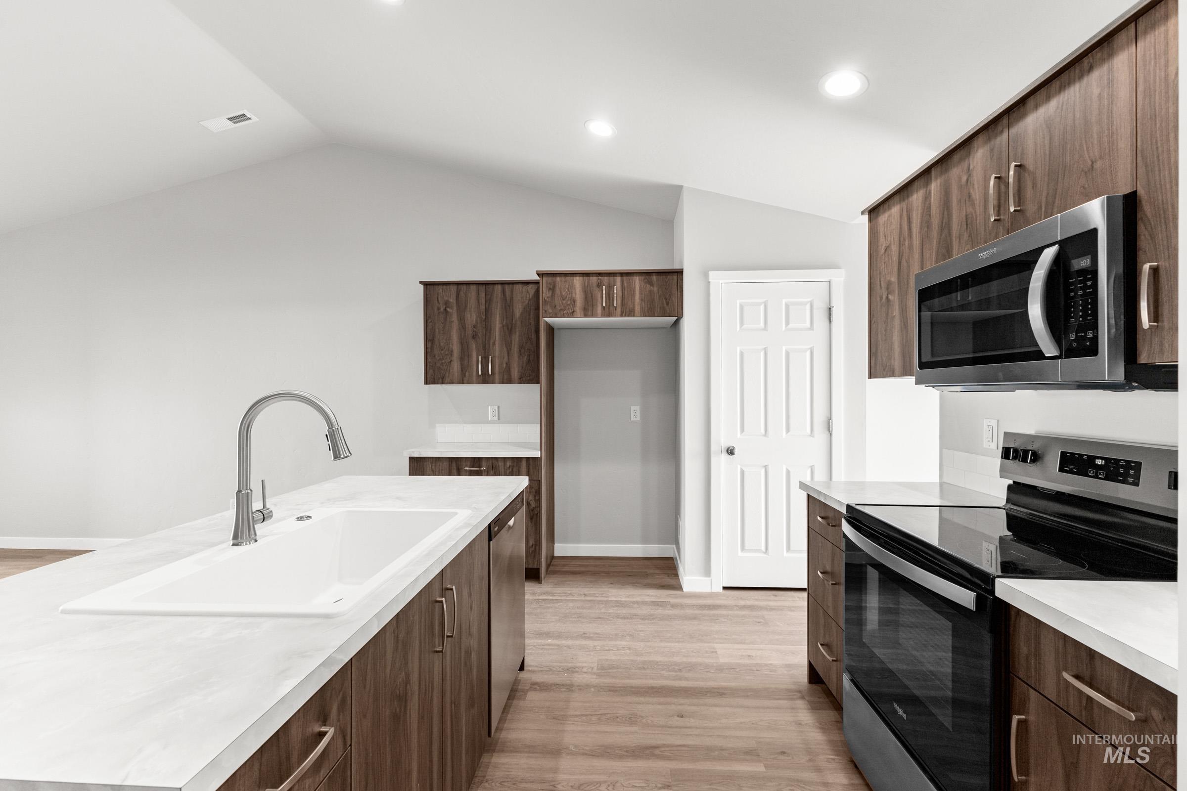 2909 W Animas Creek Dr, Kuna, Idaho 83634, 3 Bedrooms, 2 Bathrooms, Residential For Sale, Price $399,990,MLS 98979353