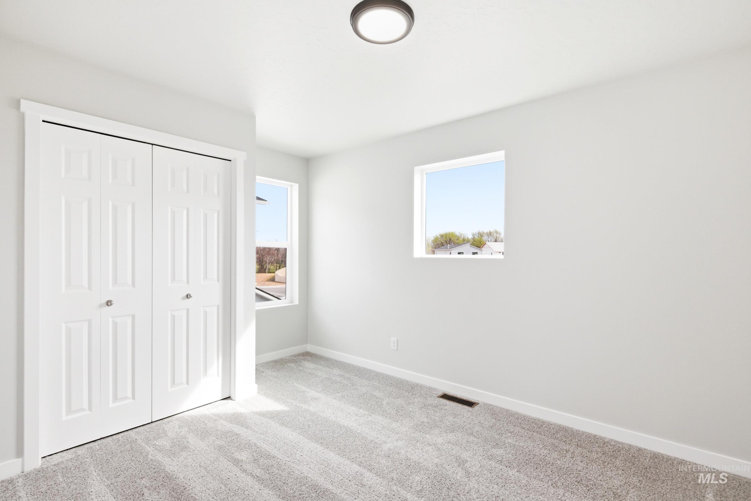 37 S Sweetgrass Ave, Nampa, Idaho 83651, 3 Bedrooms, 2.5 Bathrooms, Residential For Sale, Price $404,990, 98979363