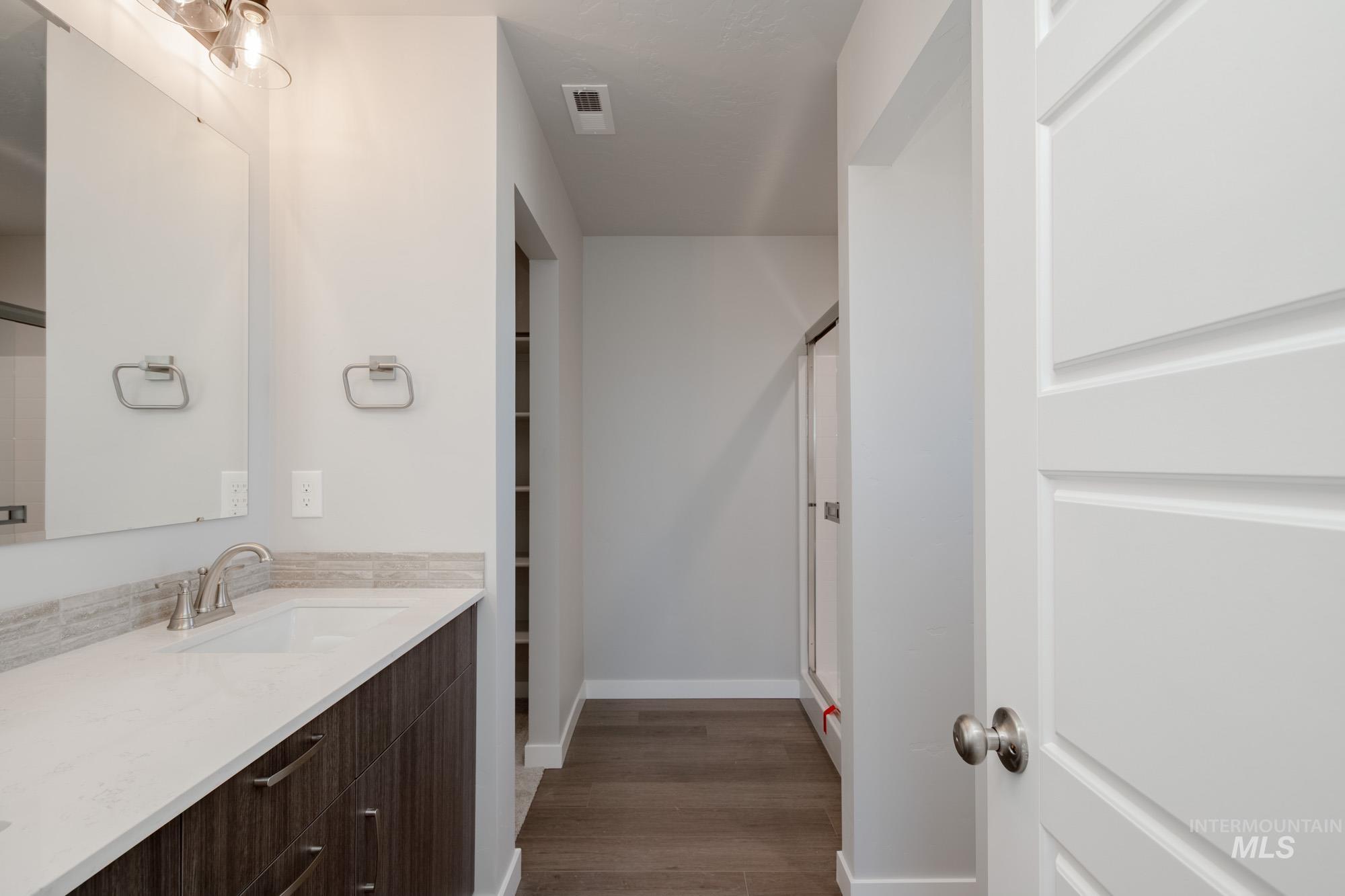 15318 Queensbury Ave, Nampa, Idaho 83651, 3 Bedrooms, 2 Bathrooms, Residential For Sale, Price $429,990,MLS 98979368