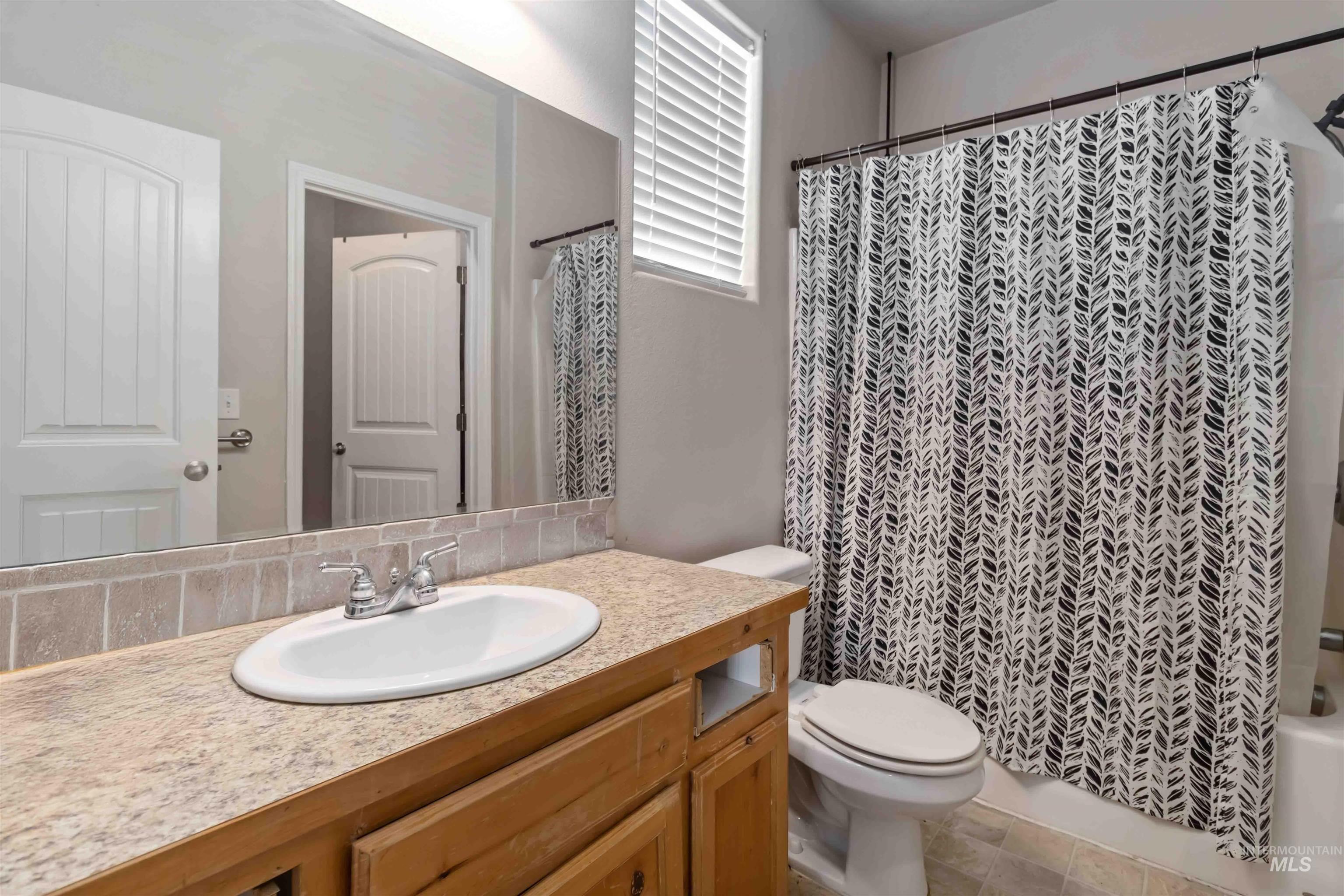 16053 Sunnyfield Ave, Caldwell, Idaho 83607-5369, 3 Bedrooms, 2 Bathrooms, Residential For Sale, Price $339,900,MLS 98979375