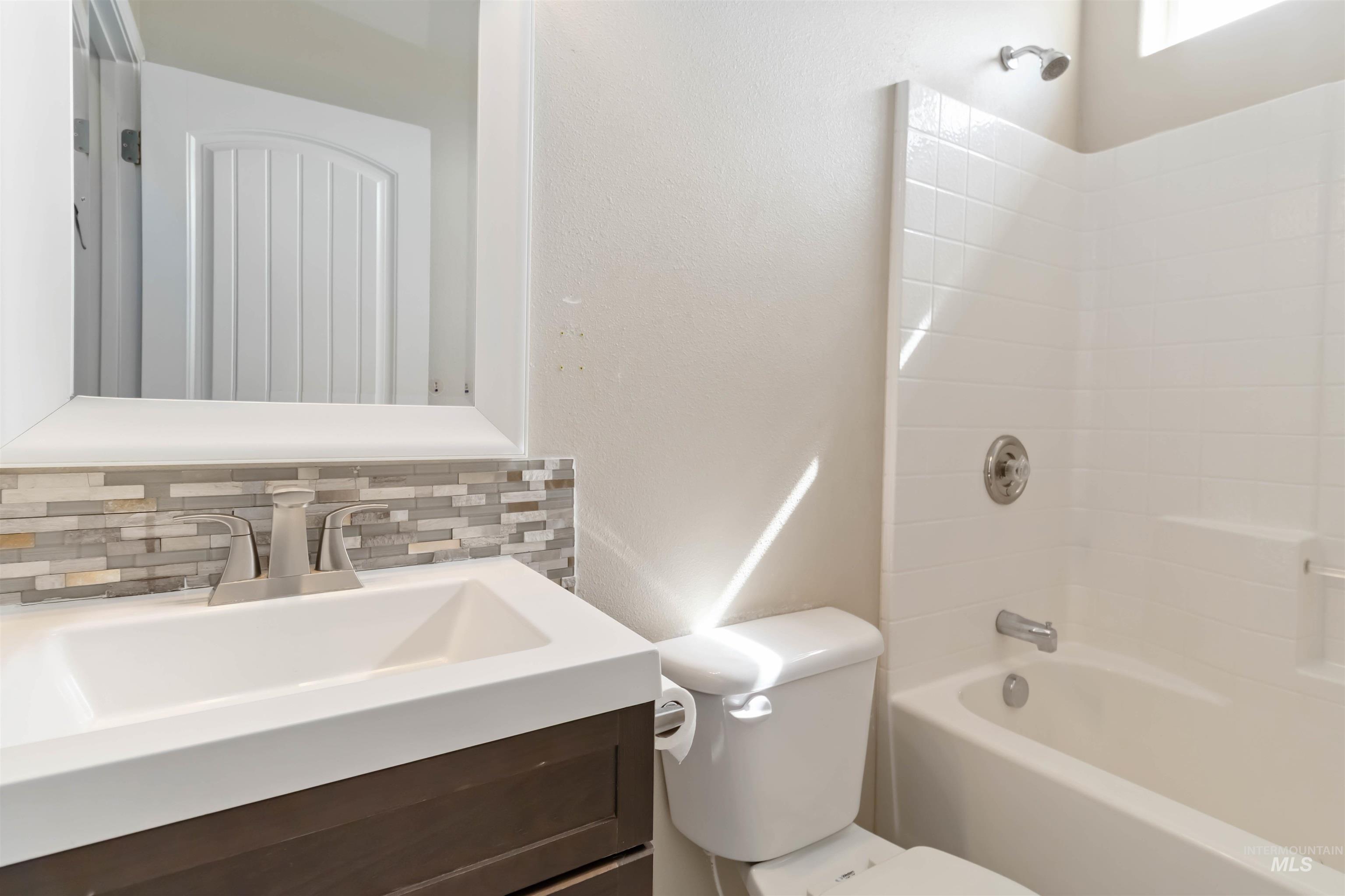 16053 Sunnyfield Ave, Caldwell, Idaho 83607-5369, 3 Bedrooms, 2 Bathrooms, Residential For Sale, Price $339,900,MLS 98979375