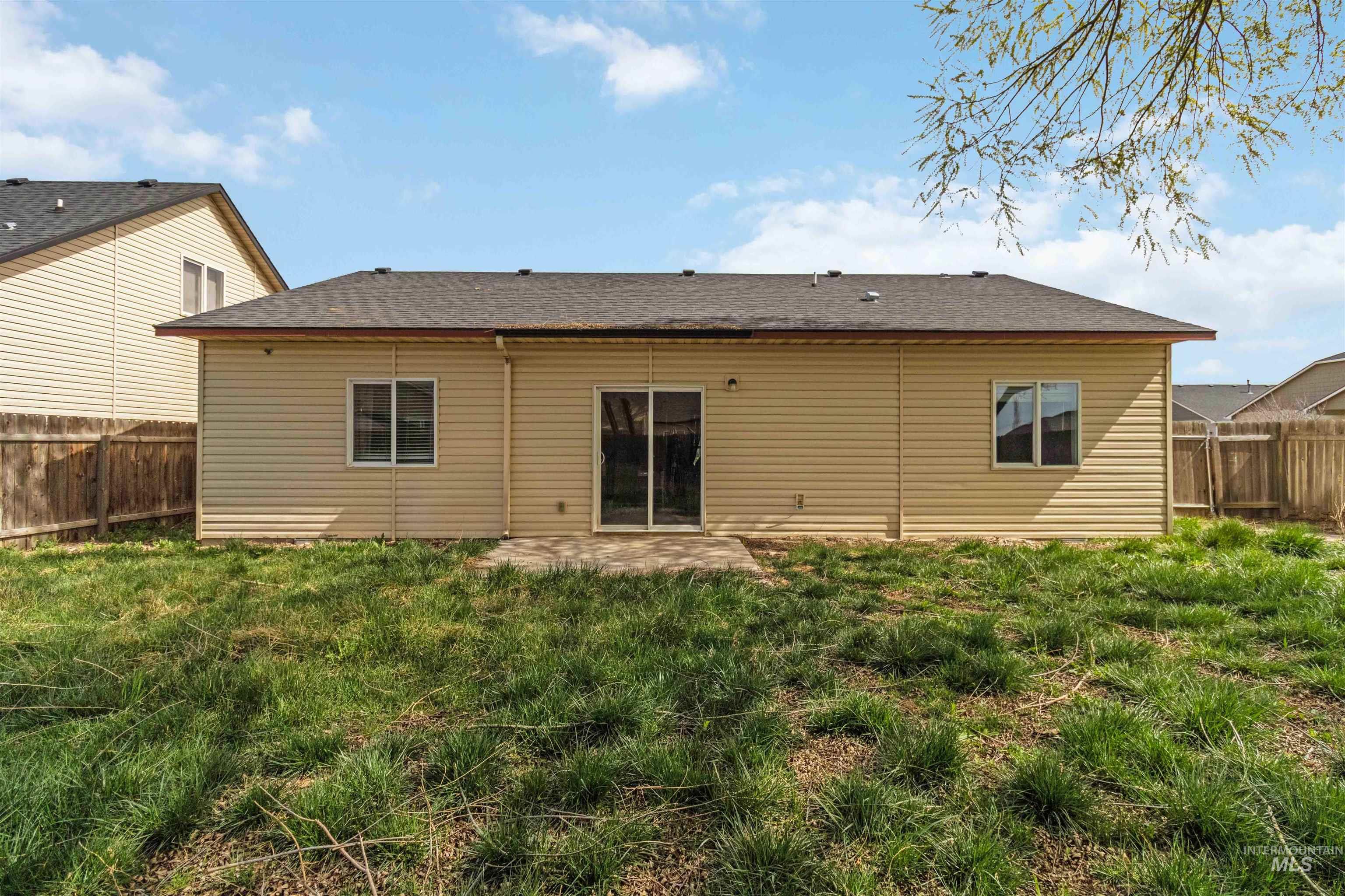 16053 Sunnyfield Ave, Caldwell, Idaho 83607-5369, 3 Bedrooms, 2 Bathrooms, Residential For Sale, Price $339,900,MLS 98979375