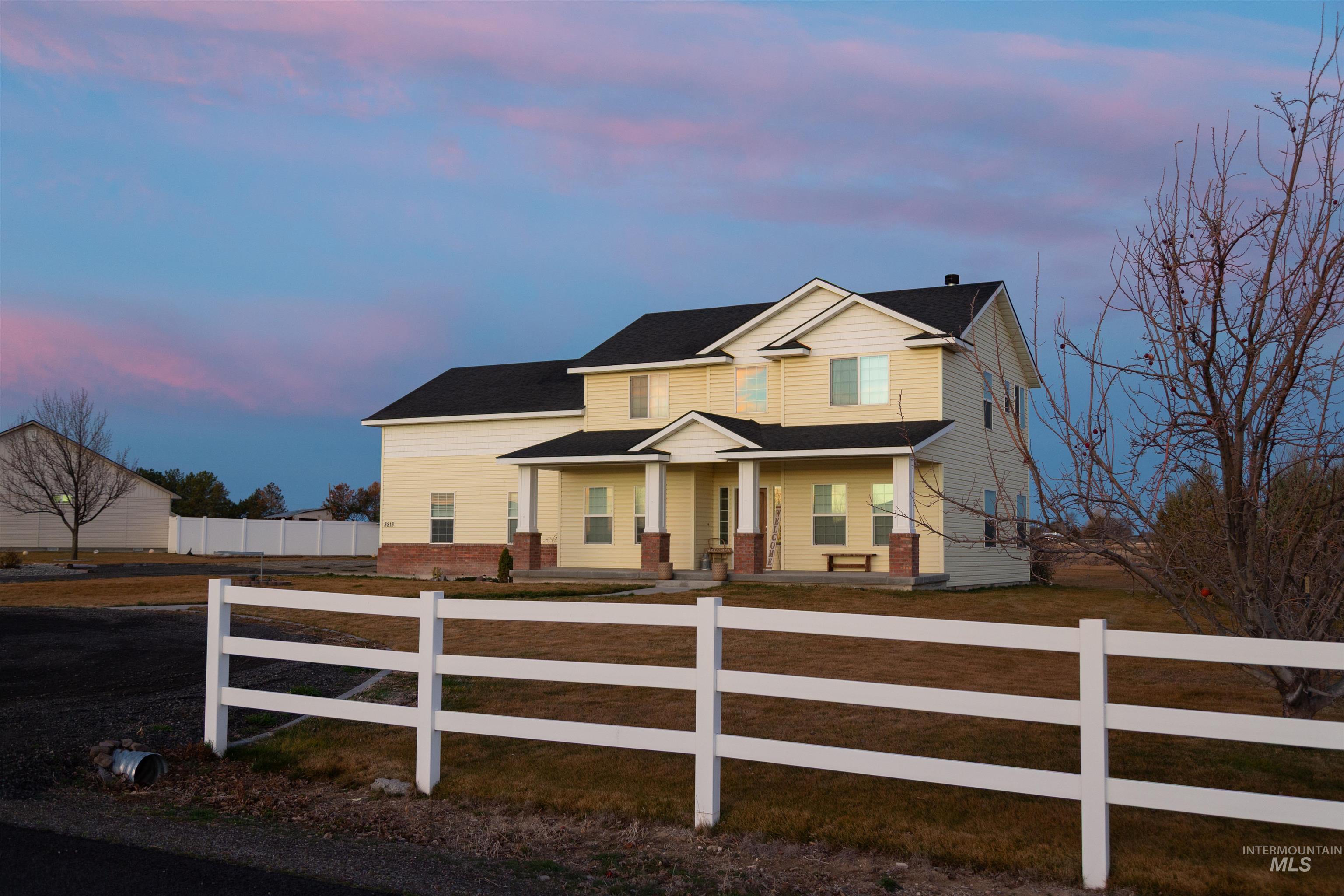 3813 N 2456 E, Filer, Idaho 83328, 4 Bedrooms, 2.5 Bathrooms, Residential For Sale, Price $545,000,MLS 98979379