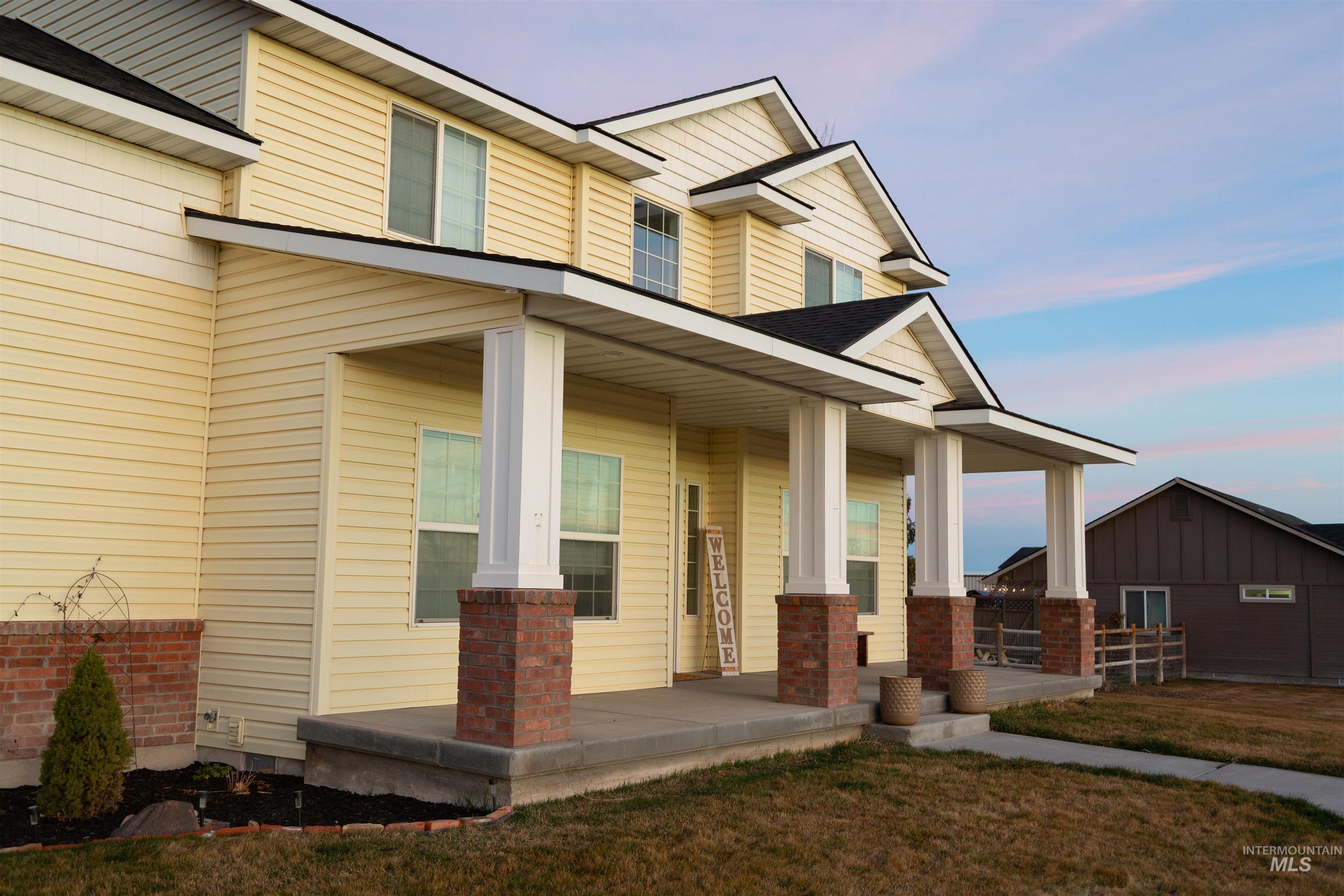 3813 N 2456 E, Filer, Idaho 83328, 4 Bedrooms, 2.5 Bathrooms, Residential For Sale, Price $545,000,MLS 98979379