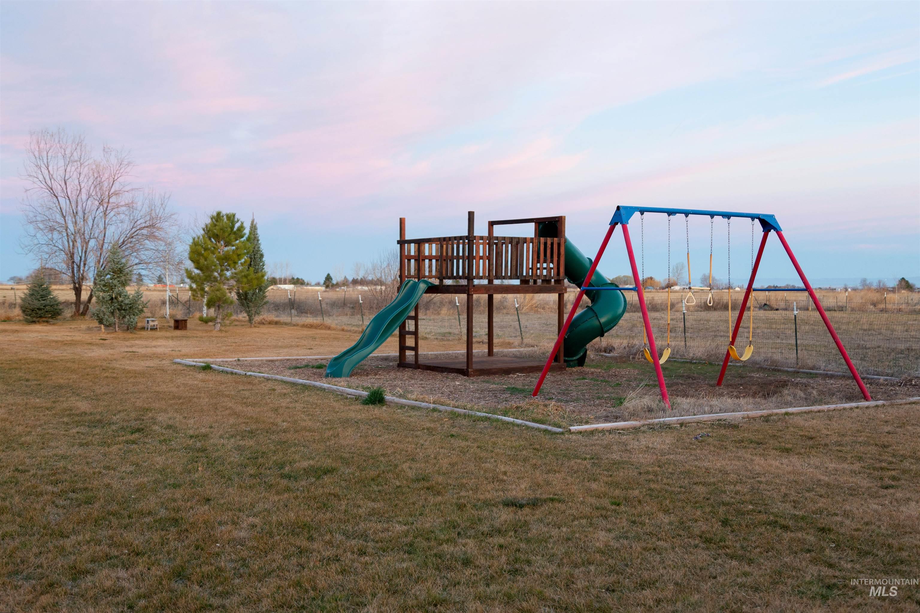 3813 N 2456 E, Filer, Idaho 83328, 4 Bedrooms, 2.5 Bathrooms, Residential For Sale, Price $545,000,MLS 98979379