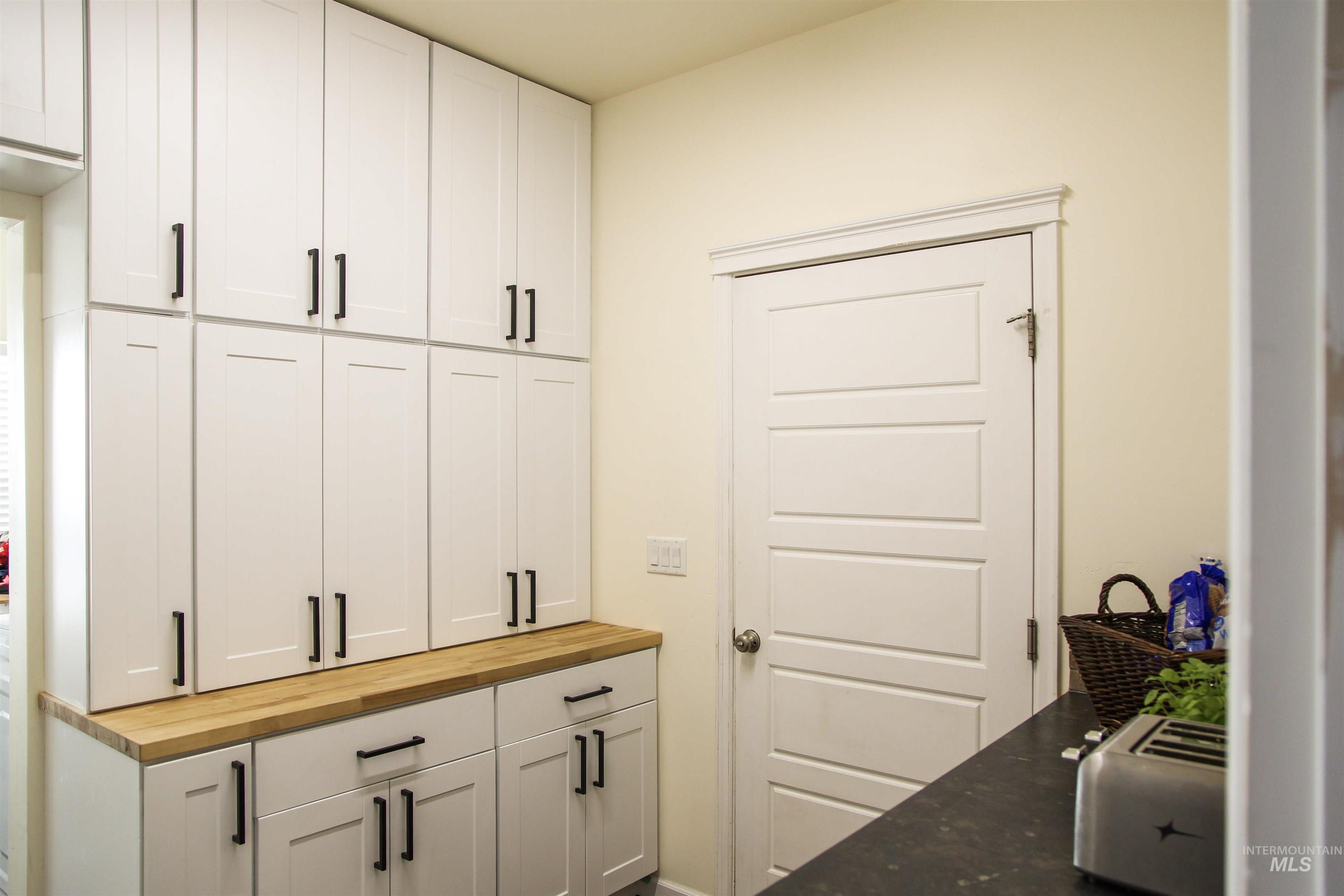 3813 N 2456 E, Filer, Idaho 83328, 4 Bedrooms, 2.5 Bathrooms, Residential For Sale, Price $545,000,MLS 98979379