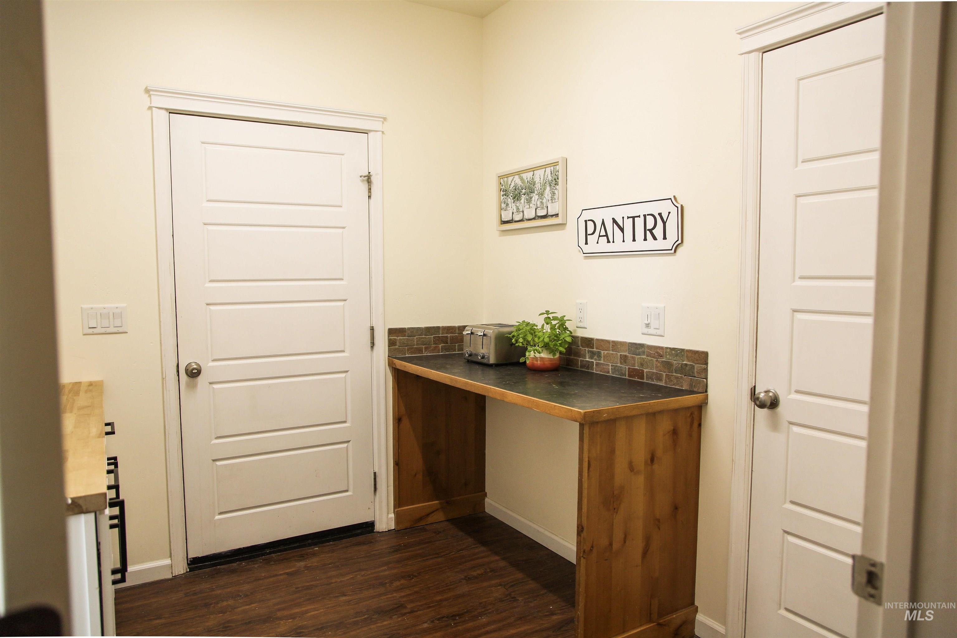 3813 N 2456 E, Filer, Idaho 83328, 4 Bedrooms, 2.5 Bathrooms, Residential For Sale, Price $545,000,MLS 98979379