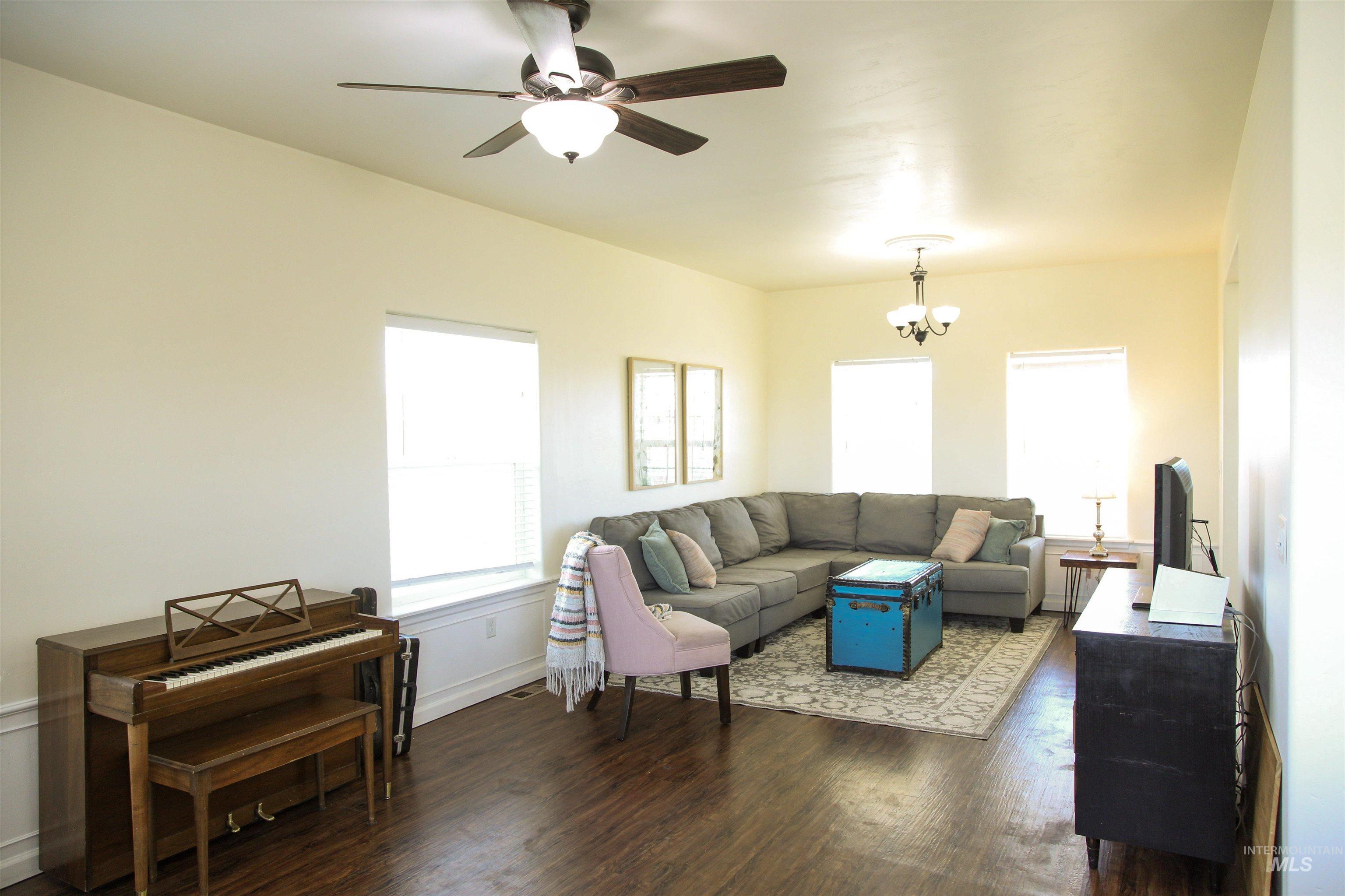 3813 N 2456 E, Filer, Idaho 83328, 4 Bedrooms, 2.5 Bathrooms, Residential For Sale, Price $545,000,MLS 98979379