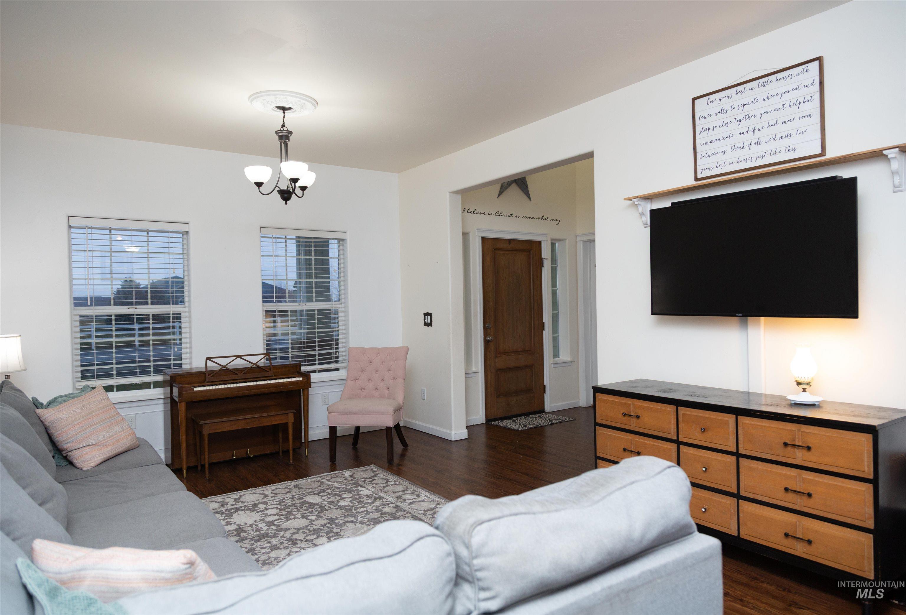 3813 N 2456 E, Filer, Idaho 83328, 4 Bedrooms, 2.5 Bathrooms, Residential For Sale, Price $545,000,MLS 98979379