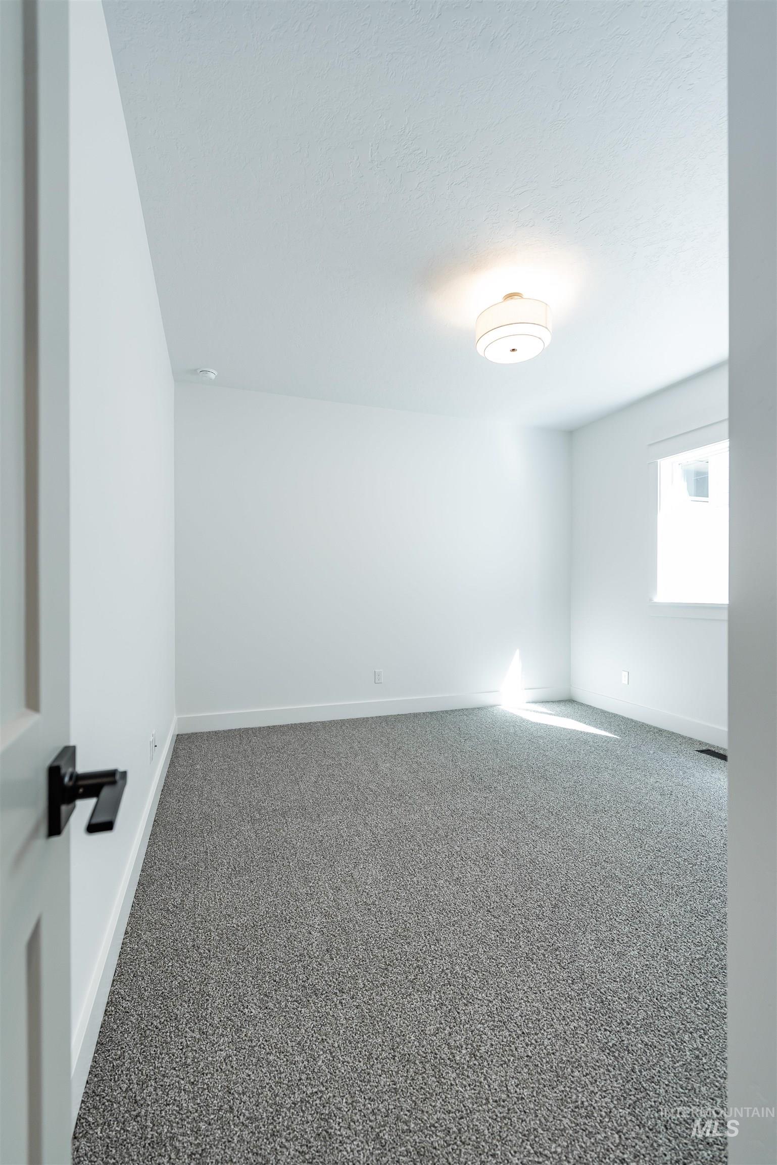 400 S Diesel Way, Boise, Idaho 83716, 3 Bedrooms, 7 Bathrooms, Residential For Sale, Price $649,900,MLS 98979383