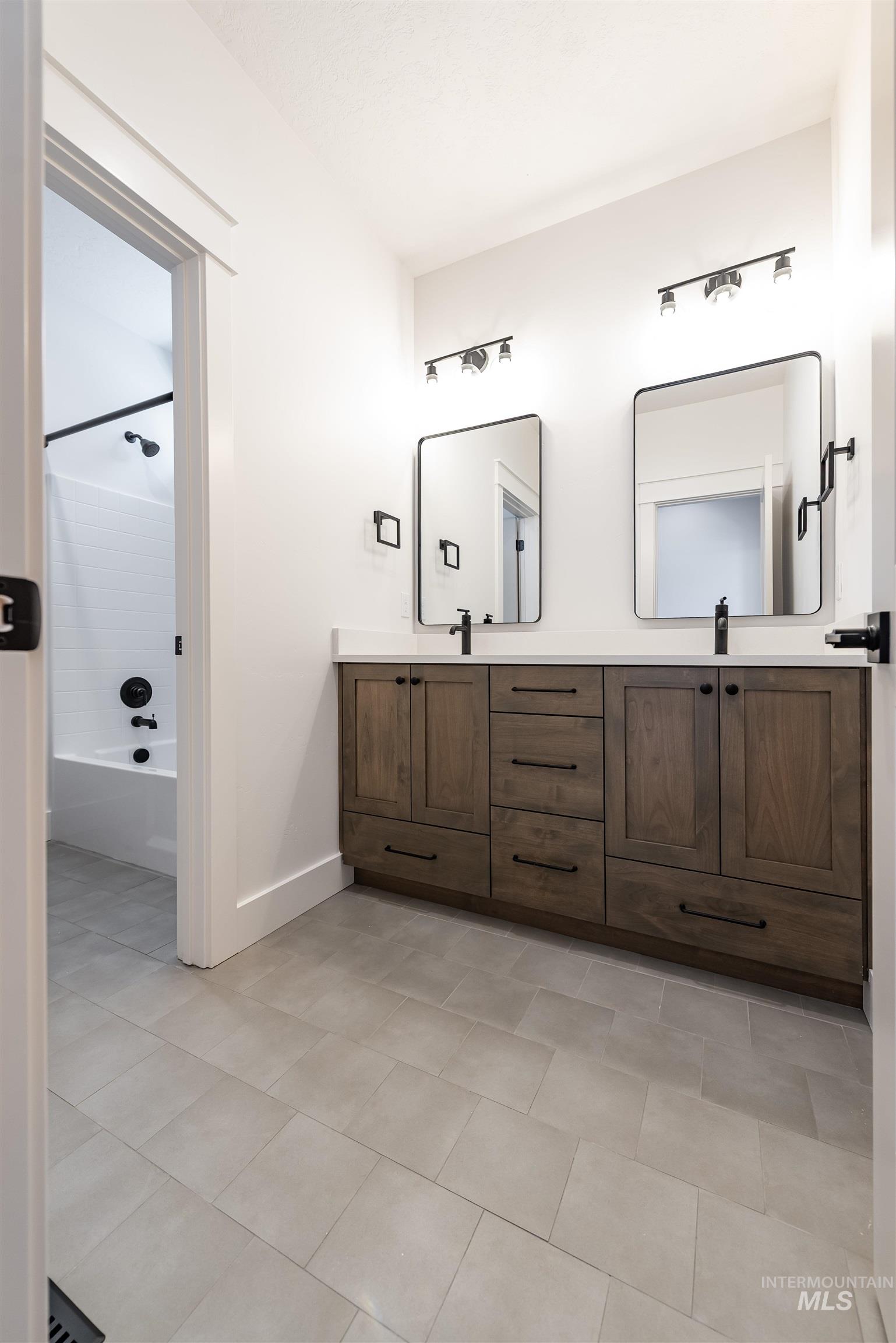 400 S Diesel Way, Boise, Idaho 83716, 3 Bedrooms, 7 Bathrooms, Residential For Sale, Price $649,900,MLS 98979383