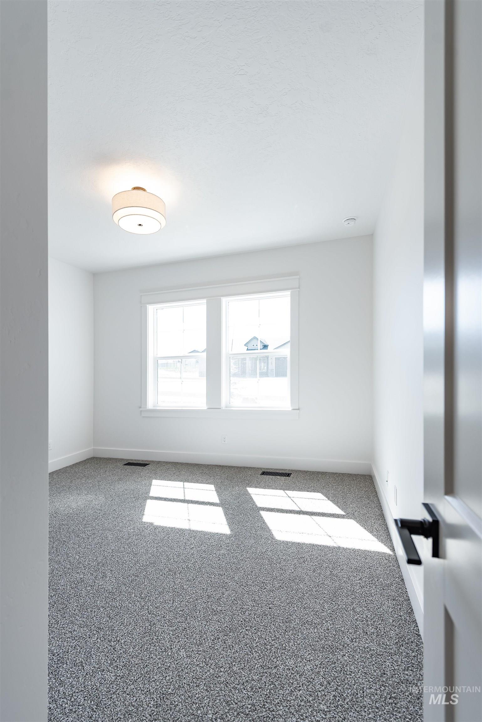 400 S Diesel Way, Boise, Idaho 83716, 3 Bedrooms, 7 Bathrooms, Residential For Sale, Price $649,900,MLS 98979383