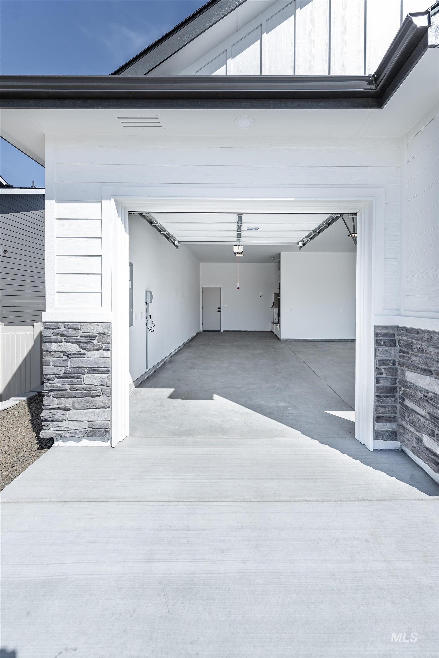 400 S Diesel Way, Boise, Idaho 83716, 3 Bedrooms, 7 Bathrooms, Residential For Sale, Price $649,900,MLS 98979383