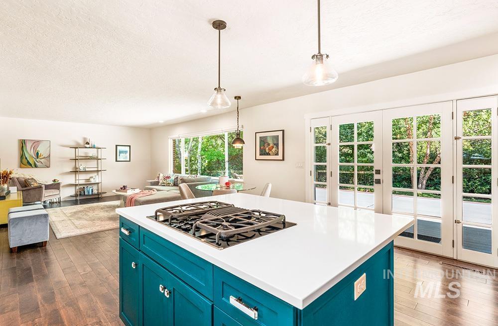 1204 W Highland View Dr, Boise, Idaho 83702, 3 Bedrooms, 2 Bathrooms, Residential For Sale, Price $767,500,MLS 98979385