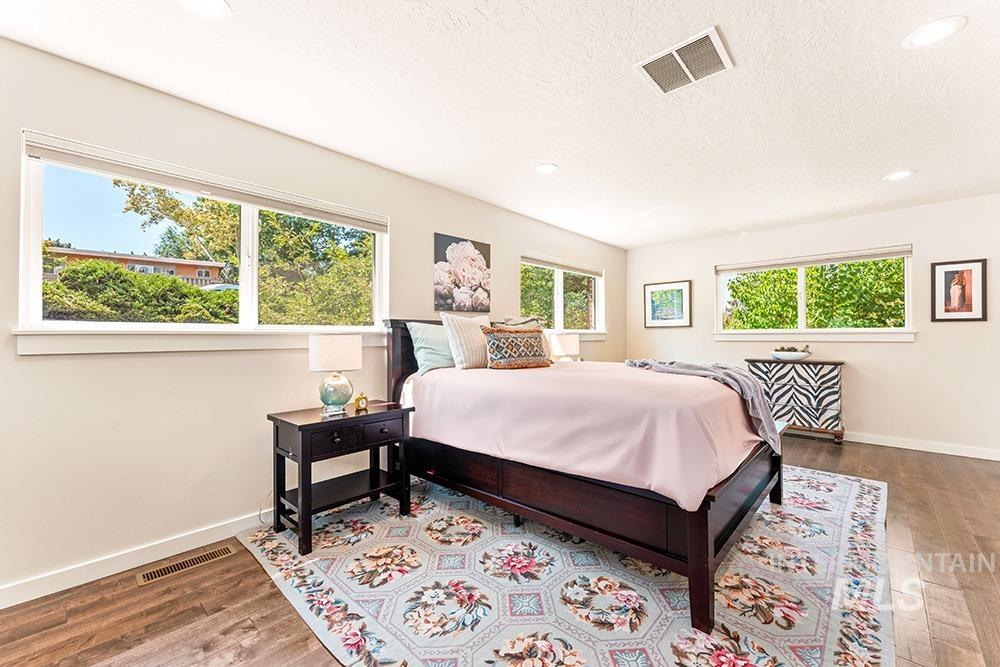 1204 W Highland View Dr, Boise, Idaho 83702, 3 Bedrooms, 2 Bathrooms, Residential For Sale, Price $767,500,MLS 98979385