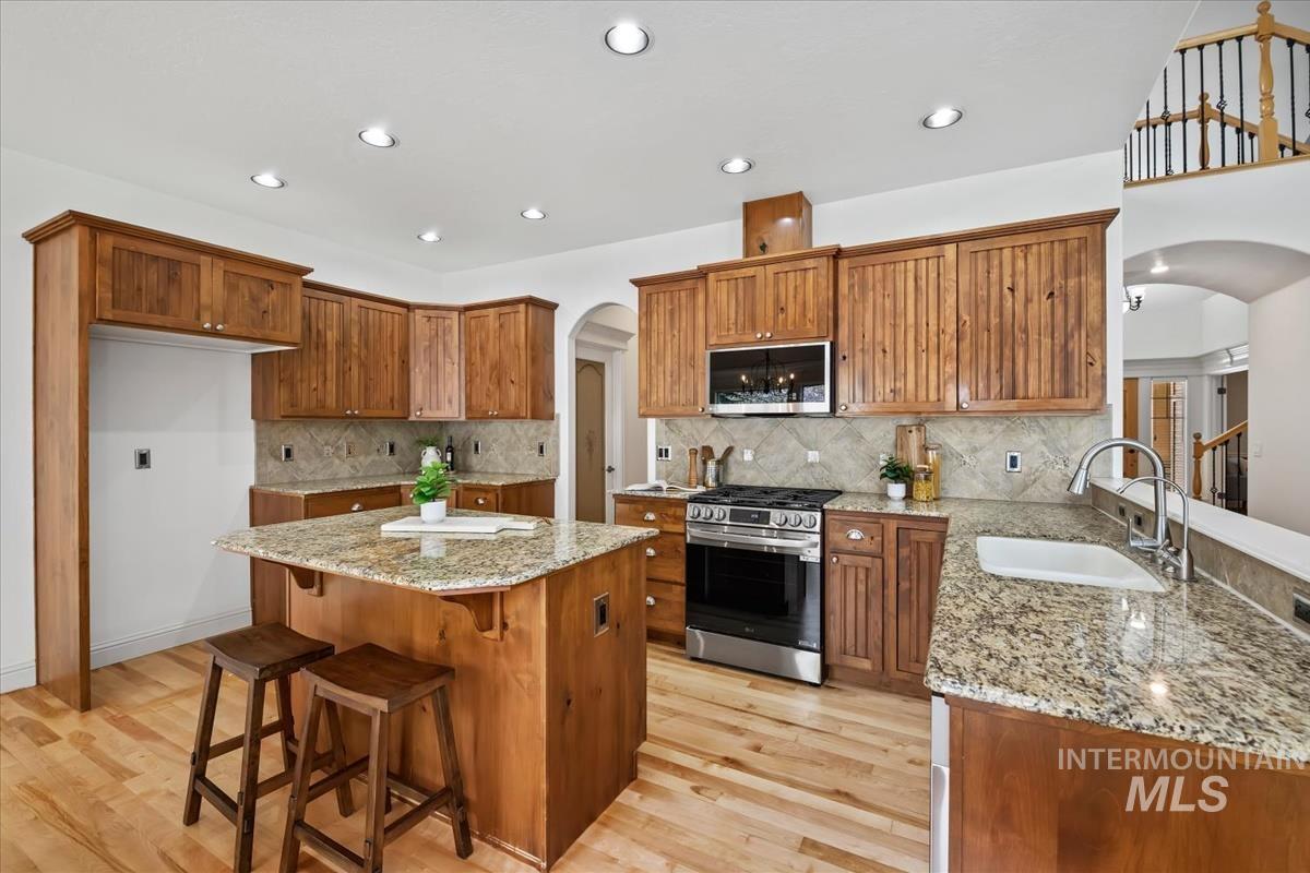 4240 N Buckstone Pl, Meridian, Idaho 83646, 3 Bedrooms, 2.5 Bathrooms, Residential For Sale, Price $659,900,MLS 98979386