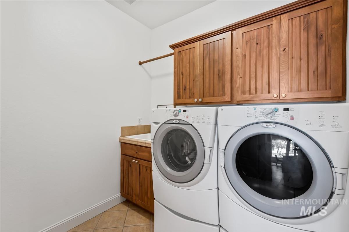 4240 N Buckstone Pl, Meridian, Idaho 83646, 3 Bedrooms, 2.5 Bathrooms, Residential For Sale, Price $659,900,MLS 98979386