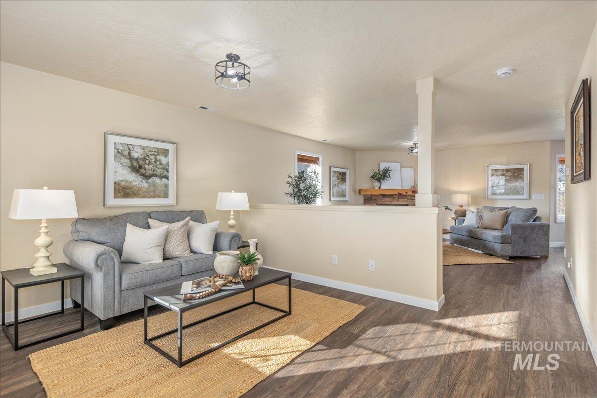 208 E Kaibab Trail St., Meridian, Idaho 83646, 3 Bedrooms, 2.5 Bathrooms, Residential For Sale, Price $514,000,MLS 98979392