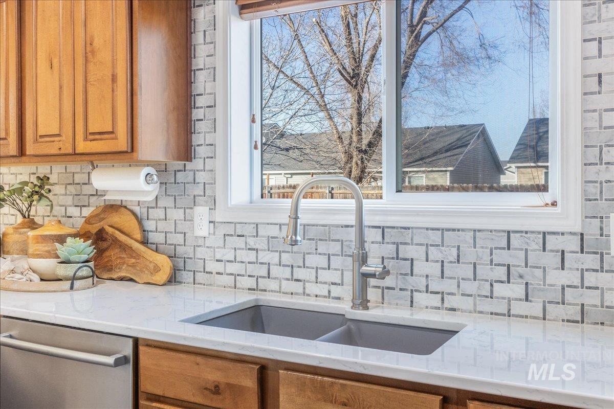 208 E Kaibab Trail St., Meridian, Idaho 83646, 3 Bedrooms, 2.5 Bathrooms, Residential For Sale, Price $514,000,MLS 98979392