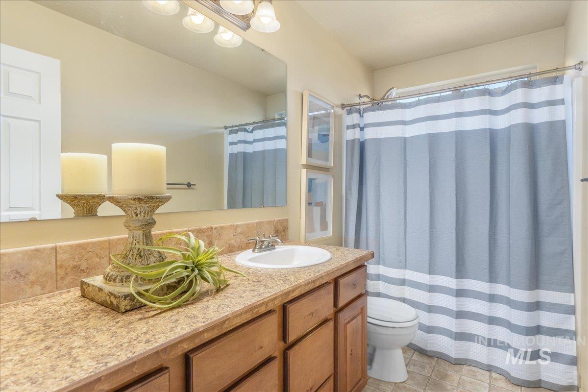 208 E Kaibab Trail St., Meridian, Idaho 83646, 3 Bedrooms, 2.5 Bathrooms, Residential For Sale, Price $514,000,MLS 98979392