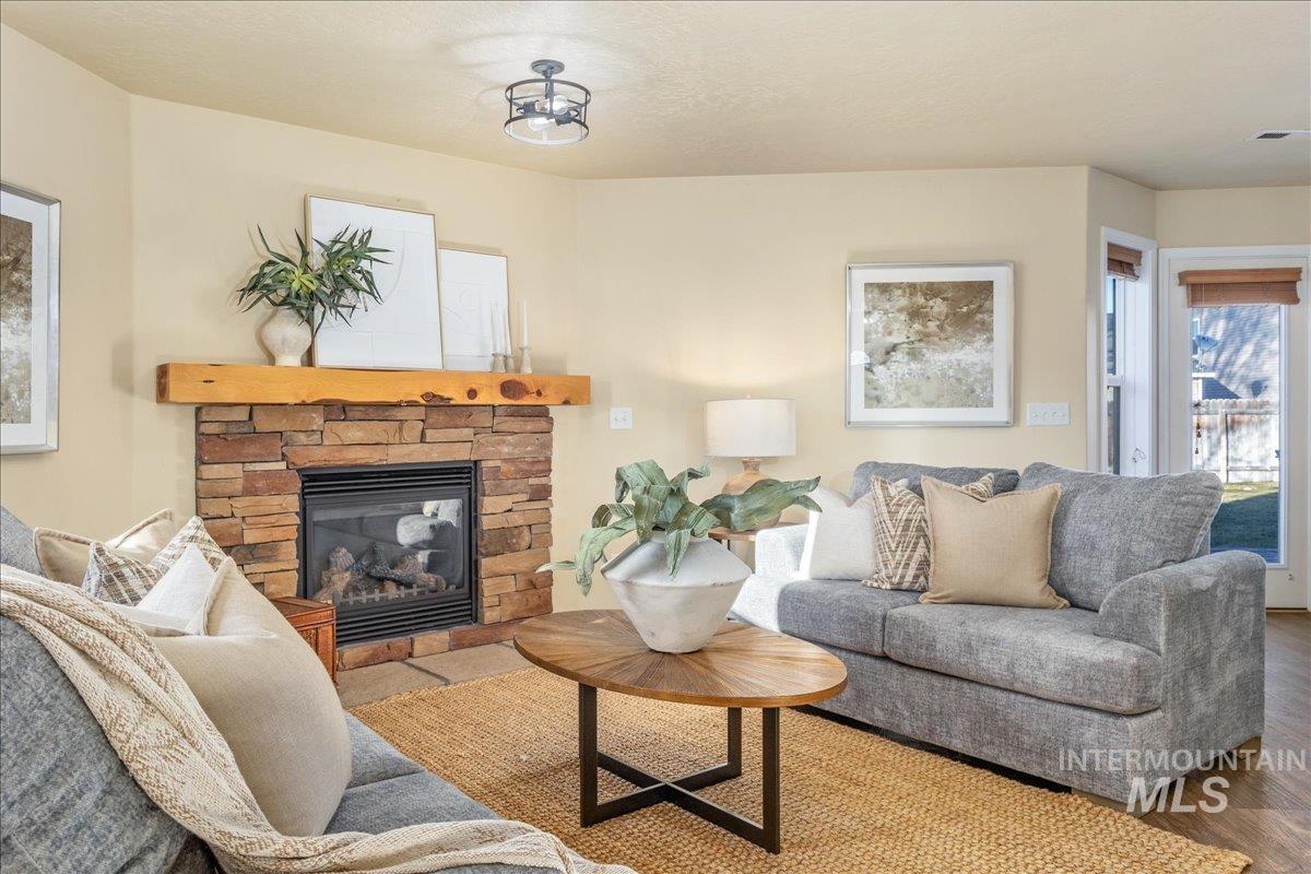 208 E Kaibab Trail St., Meridian, Idaho 83646, 3 Bedrooms, 2.5 Bathrooms, Residential For Sale, Price $514,000,MLS 98979392