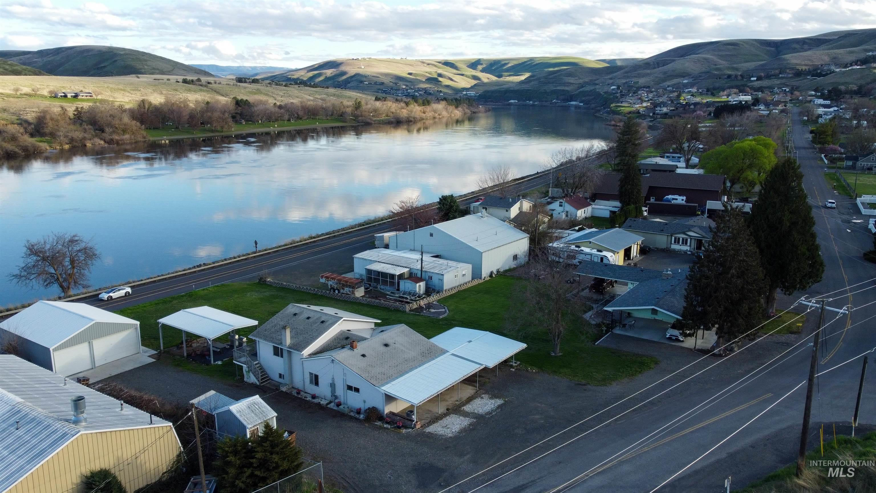 3015 Clemans Rd., Clarkston, Washington 99403, 3 Bedrooms, 1 Bathroom, Residential For Sale, Price $399,900,MLS 98979394