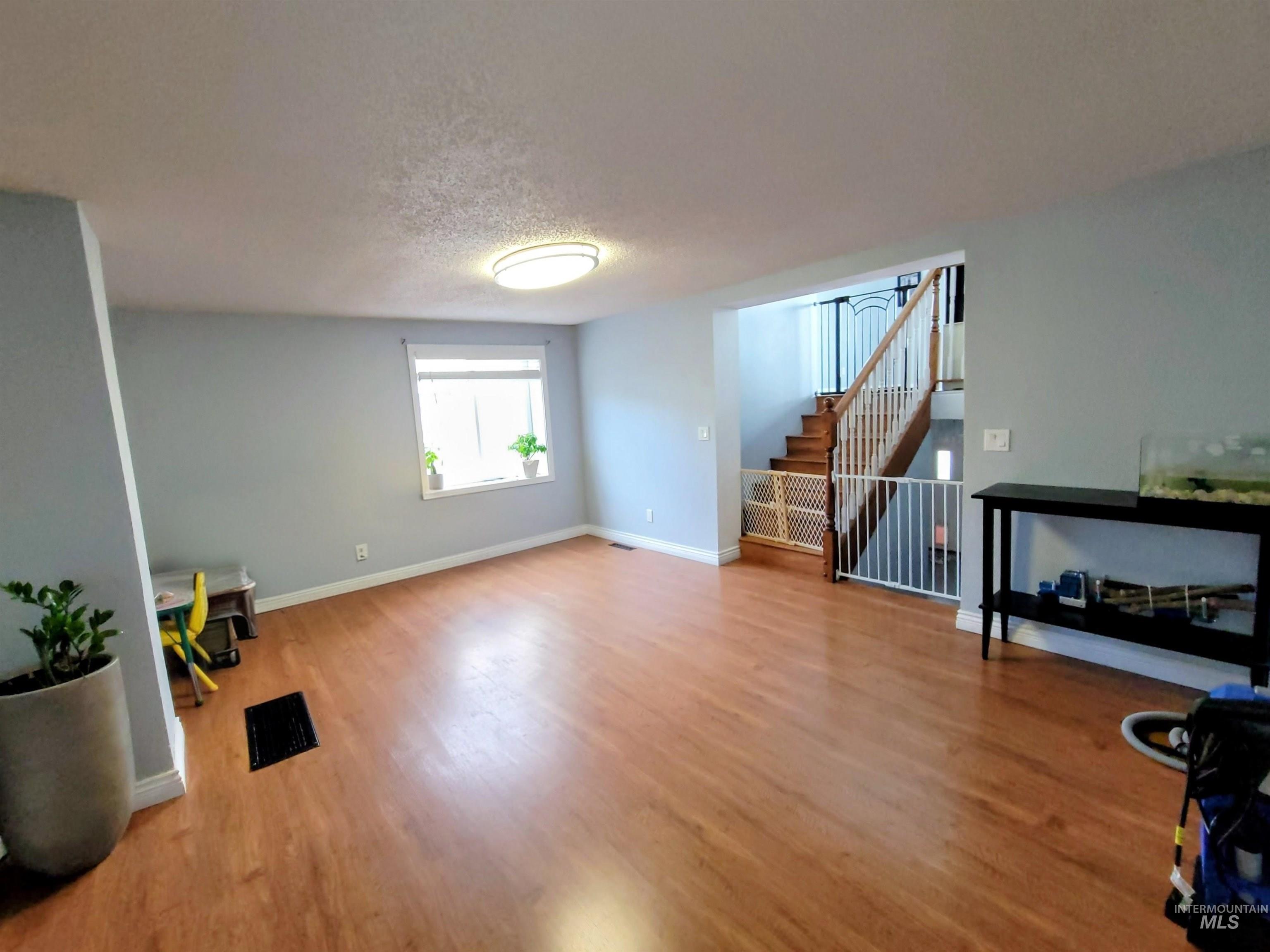 3015 Clemans Rd., Clarkston, Washington 99403, 3 Bedrooms, 1 Bathroom, Residential For Sale, Price $389,900,MLS 98979394