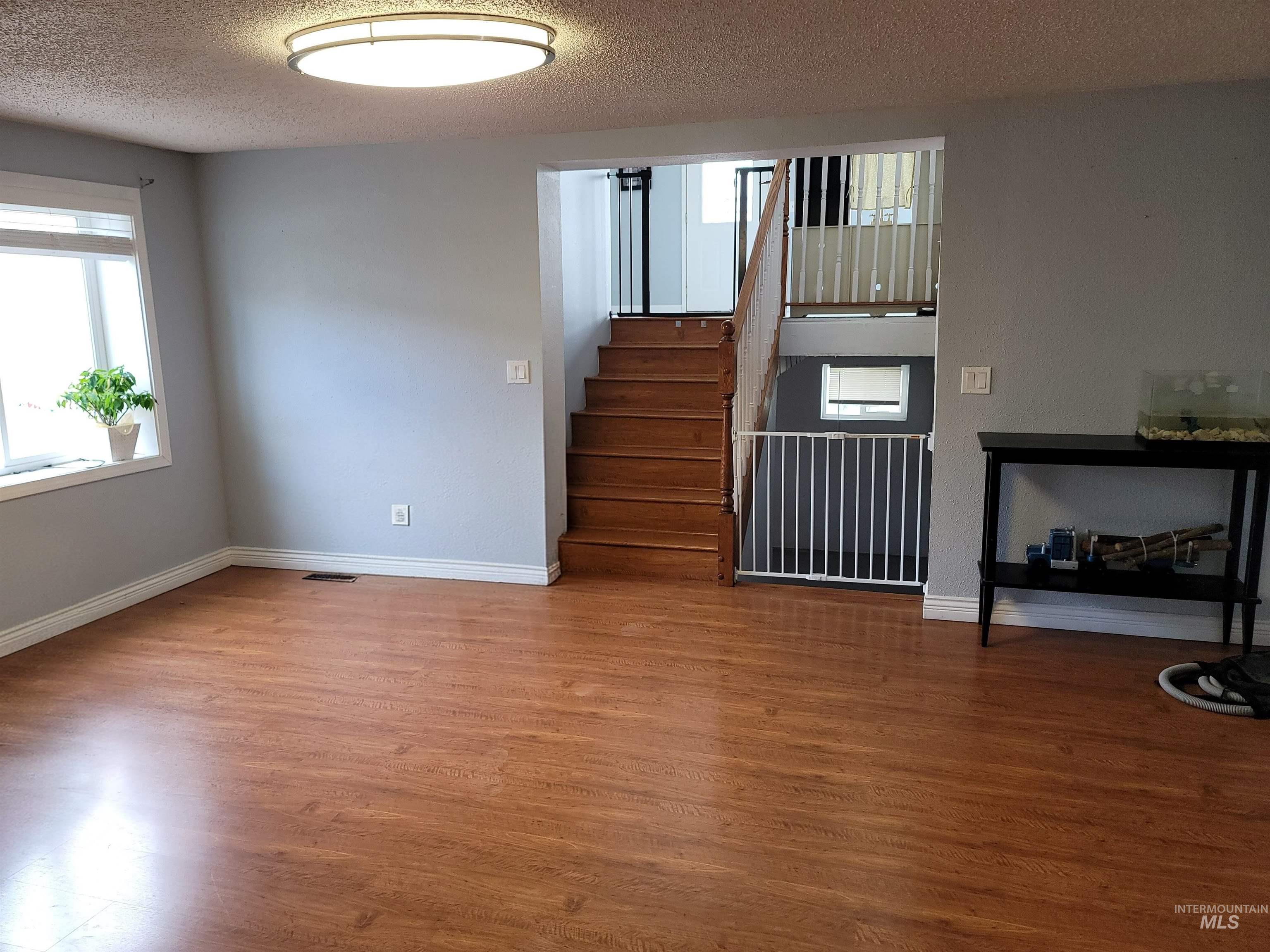 3015 Clemans Rd., Clarkston, Washington 99403, 3 Bedrooms, 1 Bathroom, Residential For Sale, Price $399,900,MLS 98979394