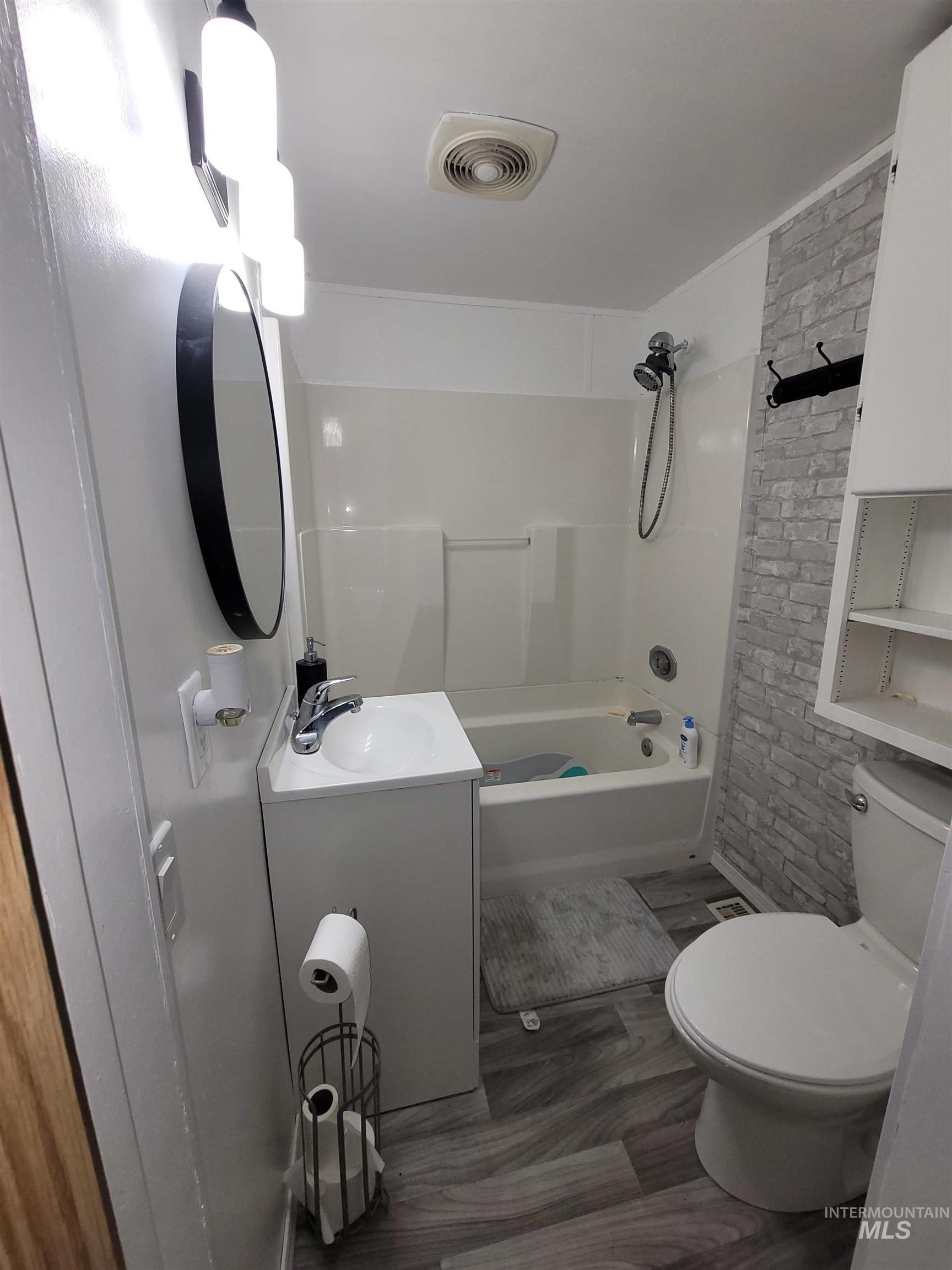 3015 Clemans Rd., Clarkston, Washington 99403, 3 Bedrooms, 1 Bathroom, Residential For Sale, Price $399,900,MLS 98979394