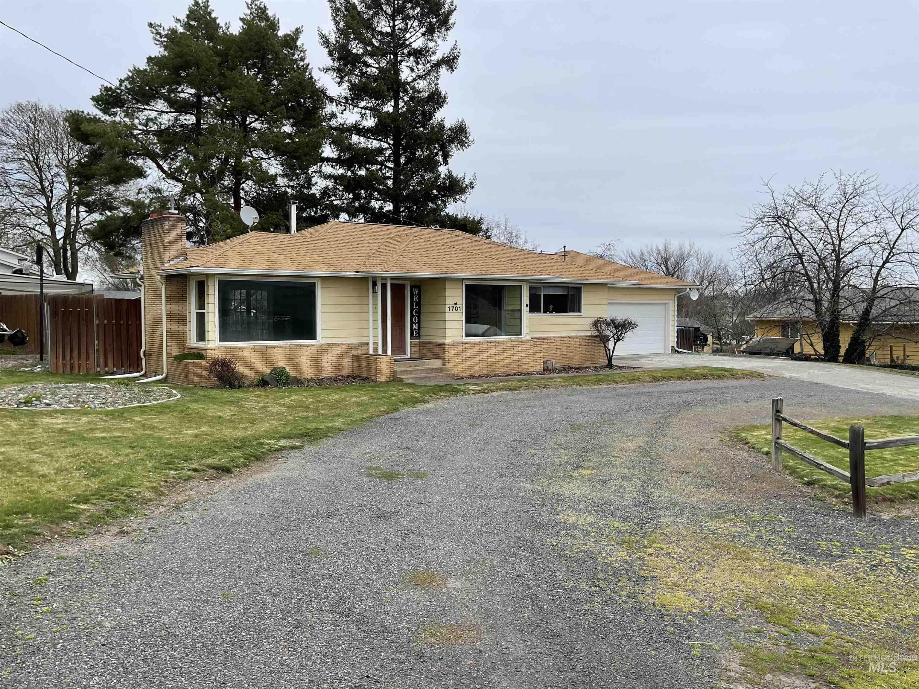 1701 Richardson Ave, Lewiston, Idaho 83501, 4 Bedrooms, 2 Bathrooms, Residential For Sale, Price $457,000,MLS 98979395
