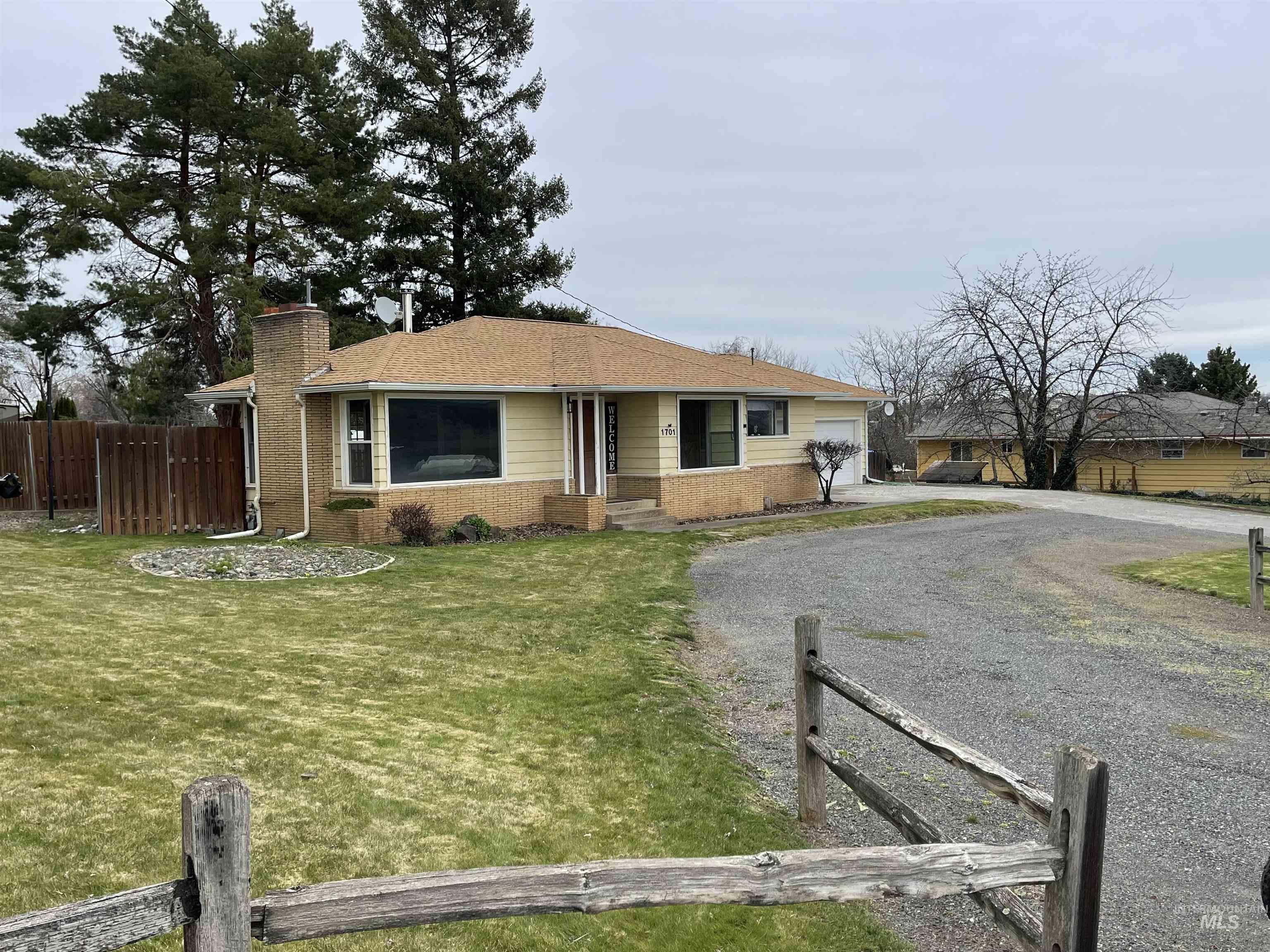 1701 Richardson Ave, Lewiston, Idaho 83501, 4 Bedrooms, 2 Bathrooms, Residential For Sale, Price $457,000,MLS 98979395