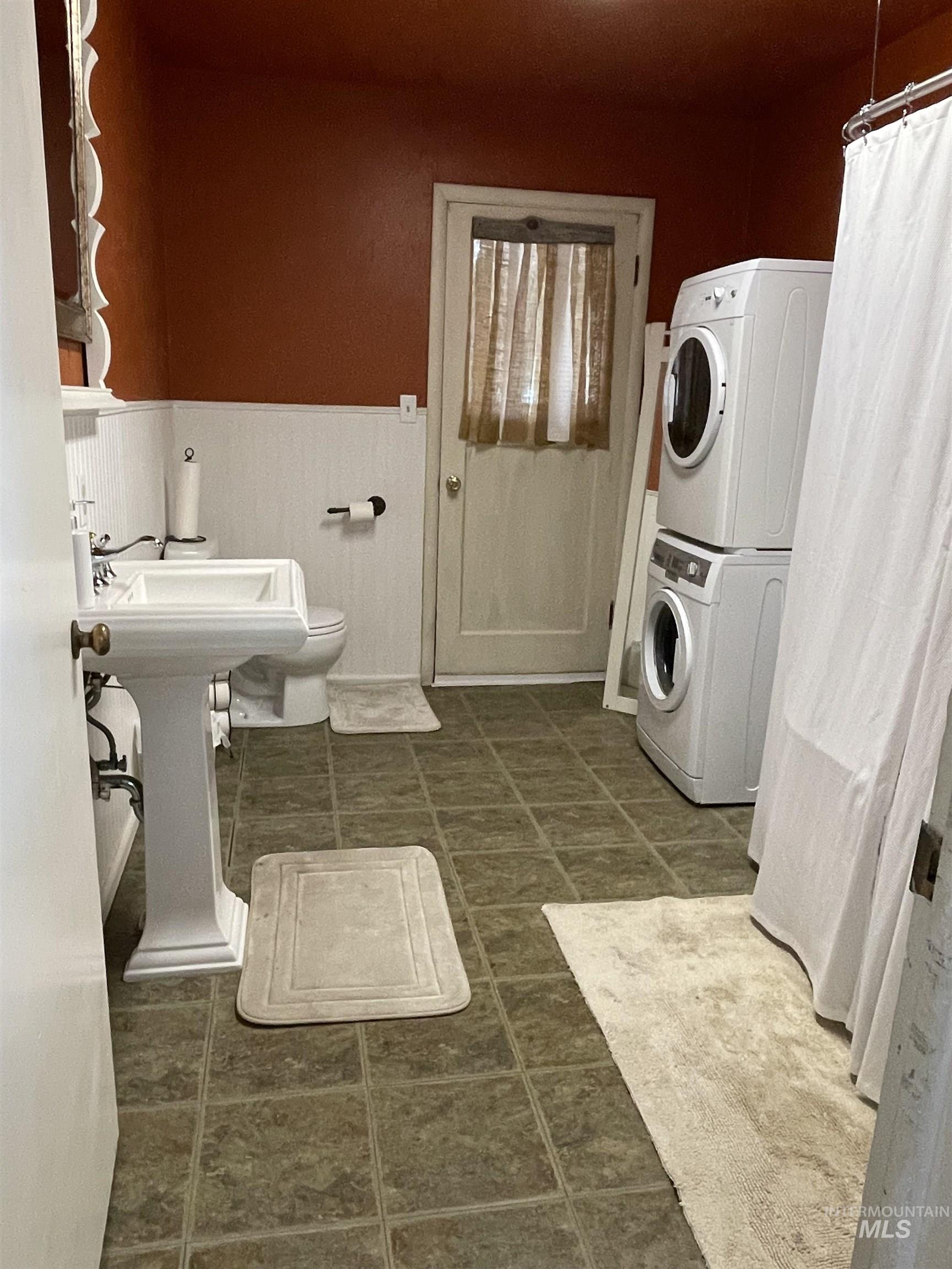 1701 Richardson Ave, Lewiston, Idaho 83501, 4 Bedrooms, 2 Bathrooms, Residential For Sale, Price $457,000,MLS 98979395