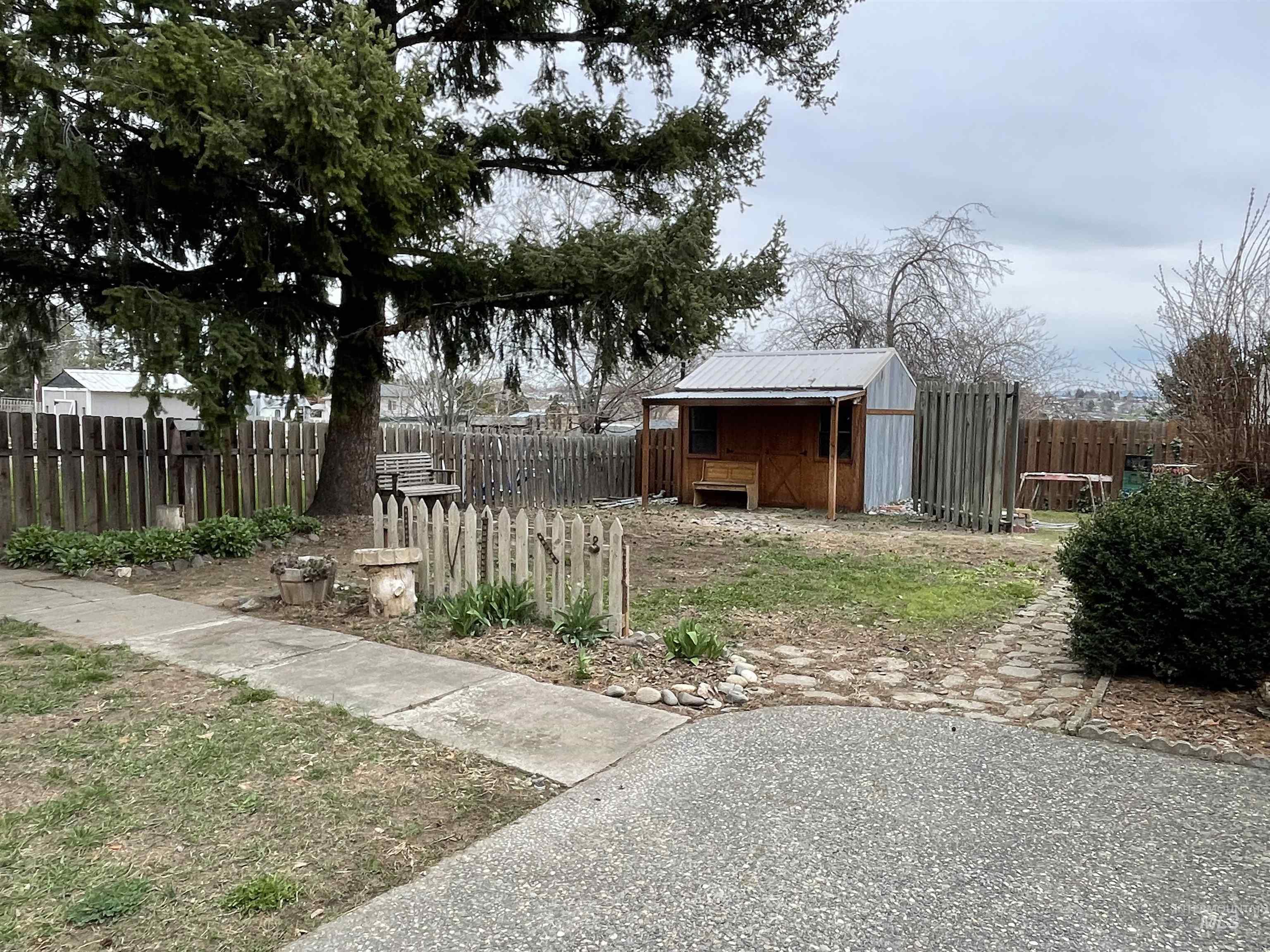 1701 Richardson Ave, Lewiston, Idaho 83501, 4 Bedrooms, 2 Bathrooms, Residential For Sale, Price $457,000,MLS 98979395