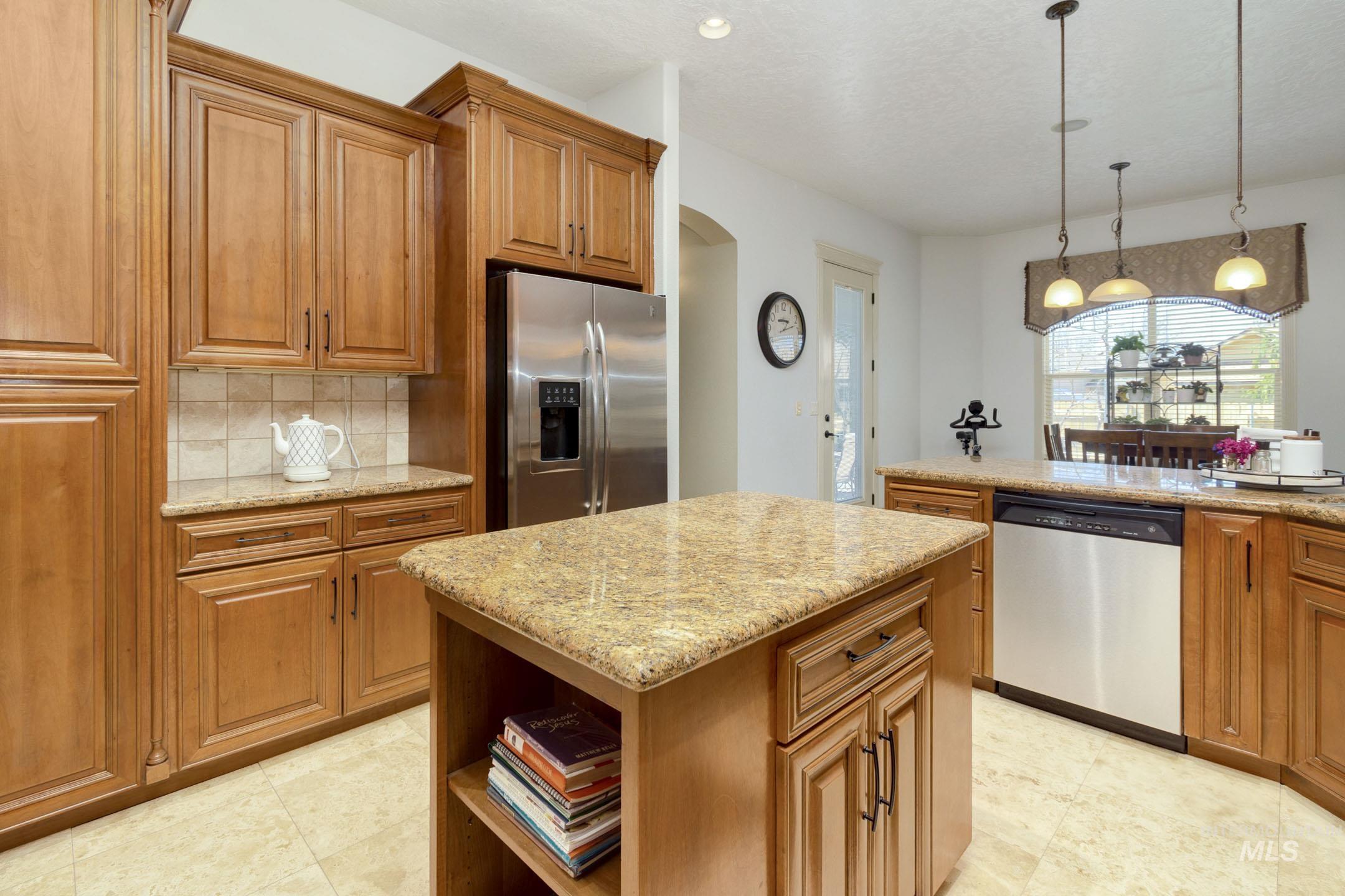 5139 N Brookfield Pl, Boise, Idaho 83713, 5 Bedrooms, 3.5 Bathrooms, Residential For Sale, Price $949,900,MLS 98979400